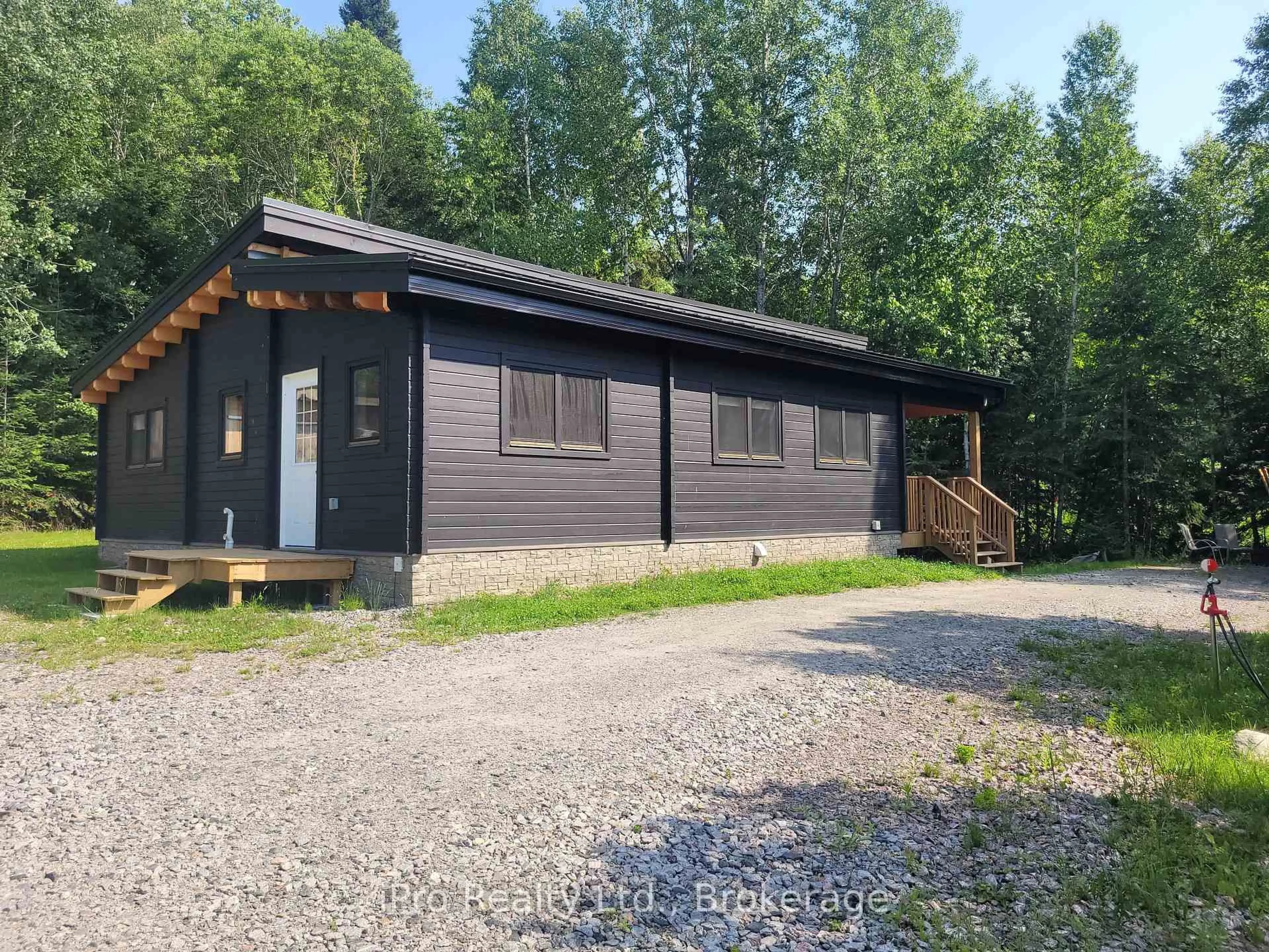 Shed for 130 Sharpe St, Burk's Falls Ontario P0A 1C0