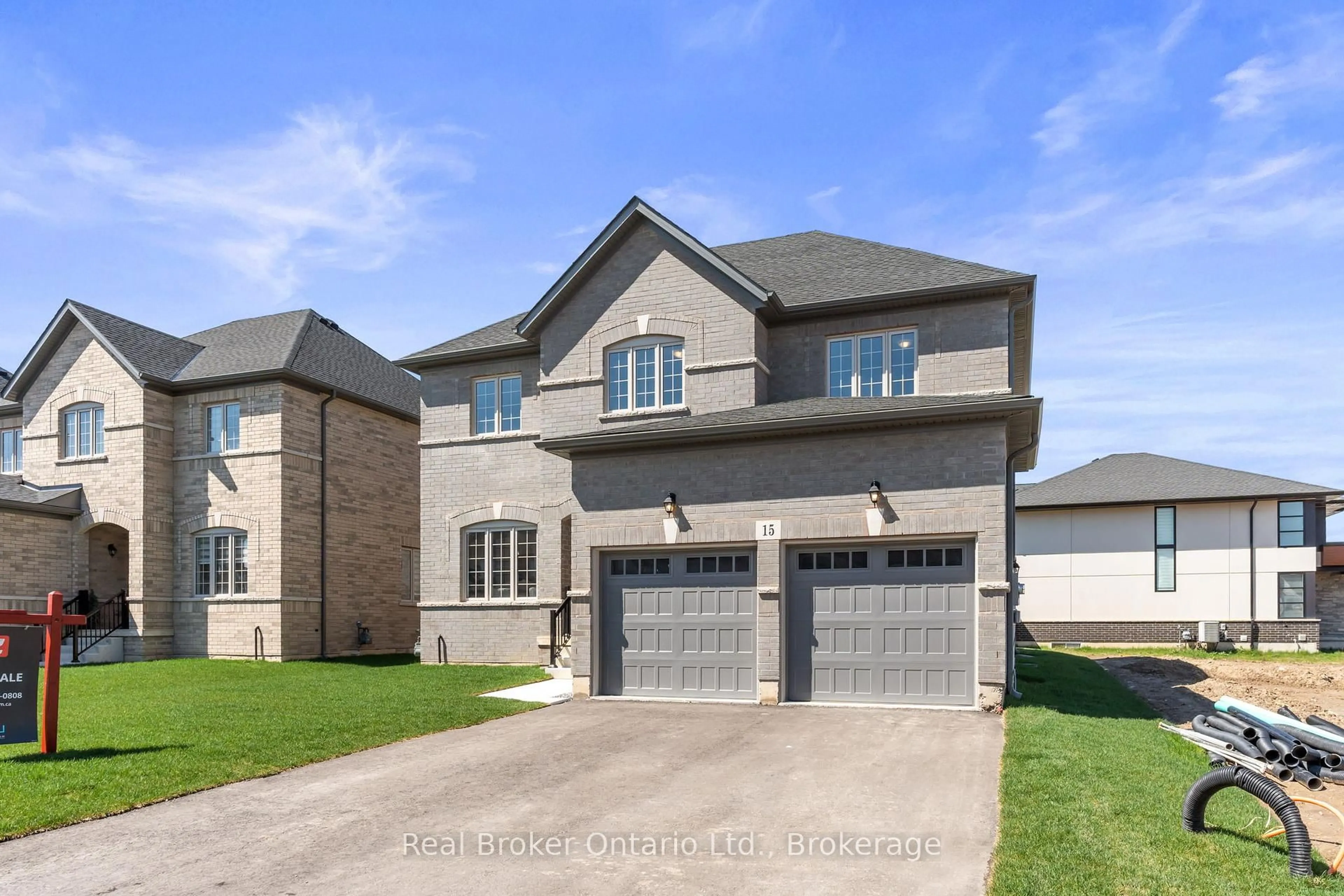 Home with brick exterior material, street for 15 Venture Way, Thorold Ontario L2V 0G9