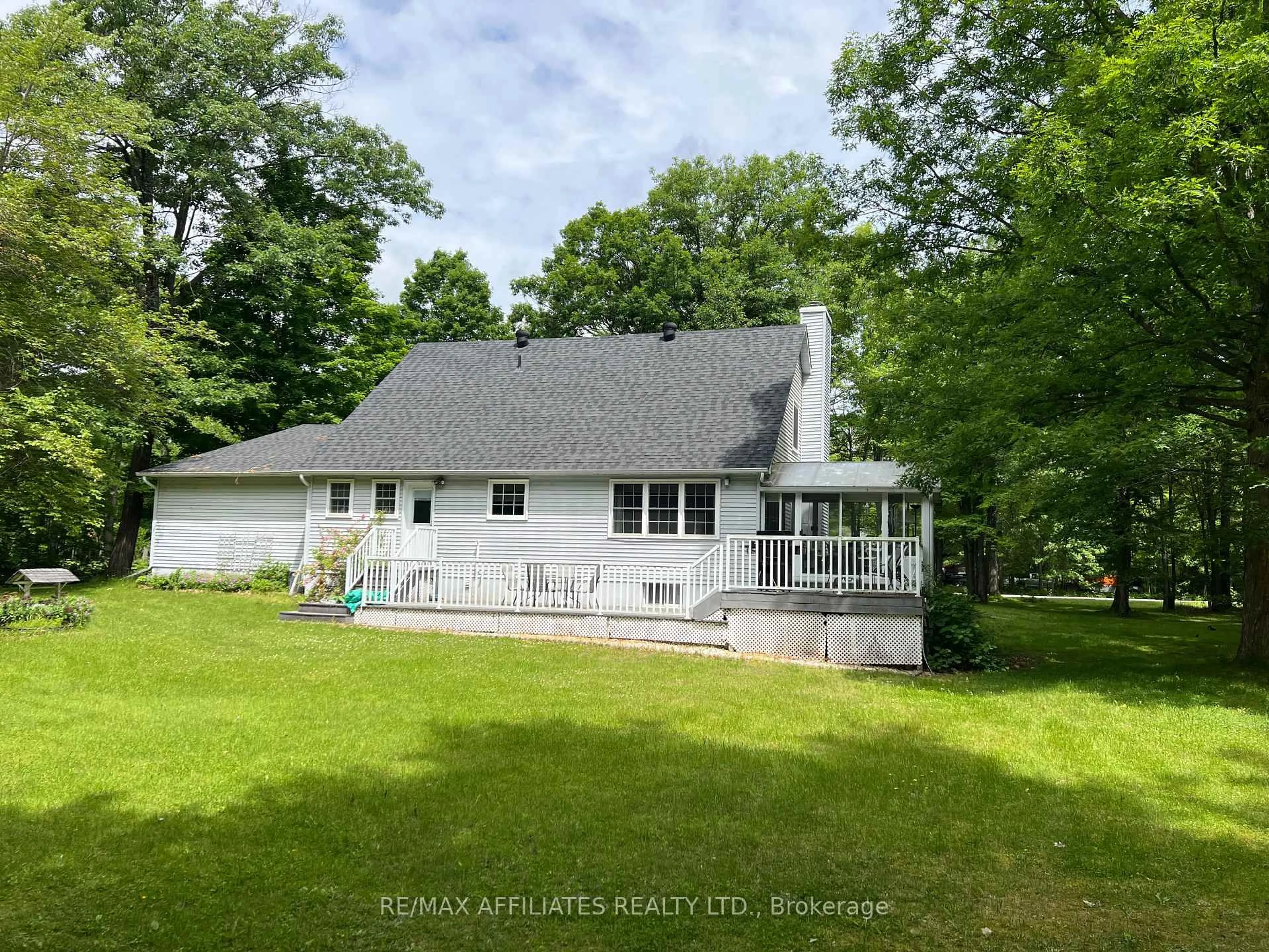 A pic from outside/outdoor area/front of a property/back of a property/a pic from drone, water/lake/river/ocean view for 249 BRACKEN Ave, Smiths Falls Ontario K7A 4S4