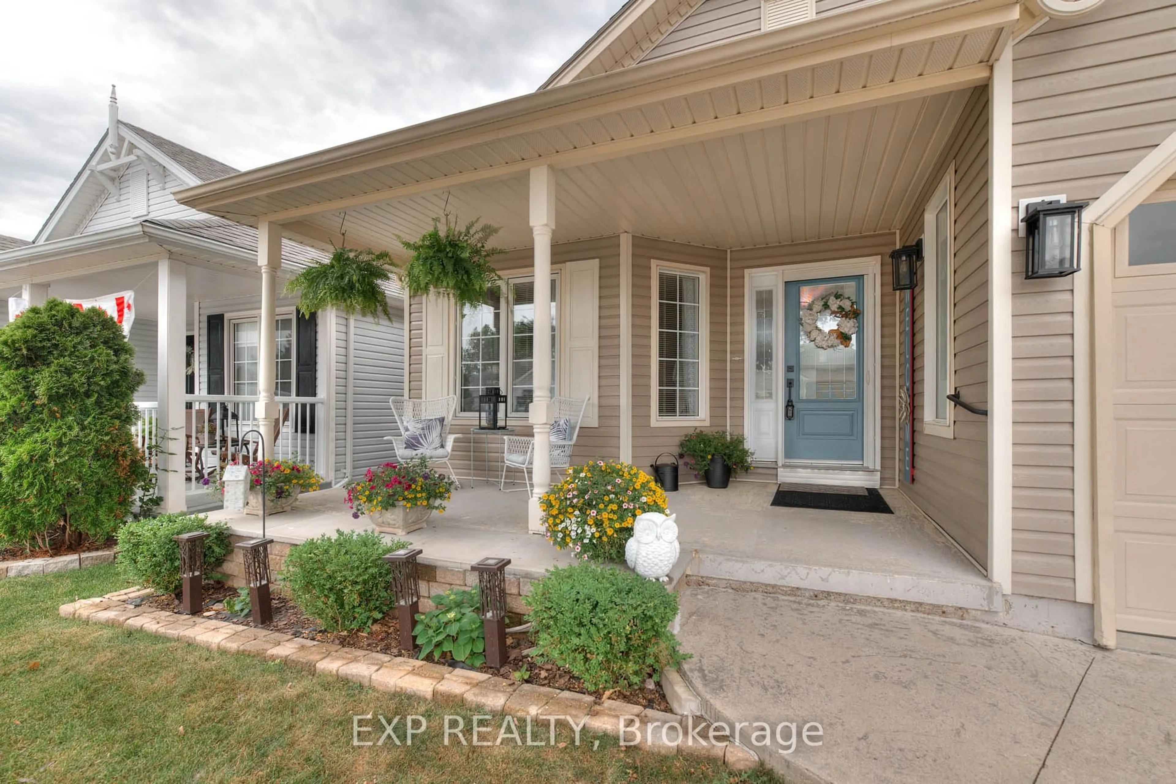 Indoor entryway for 18 Mallard Walk, Norfolk Ontario N0E 1M0