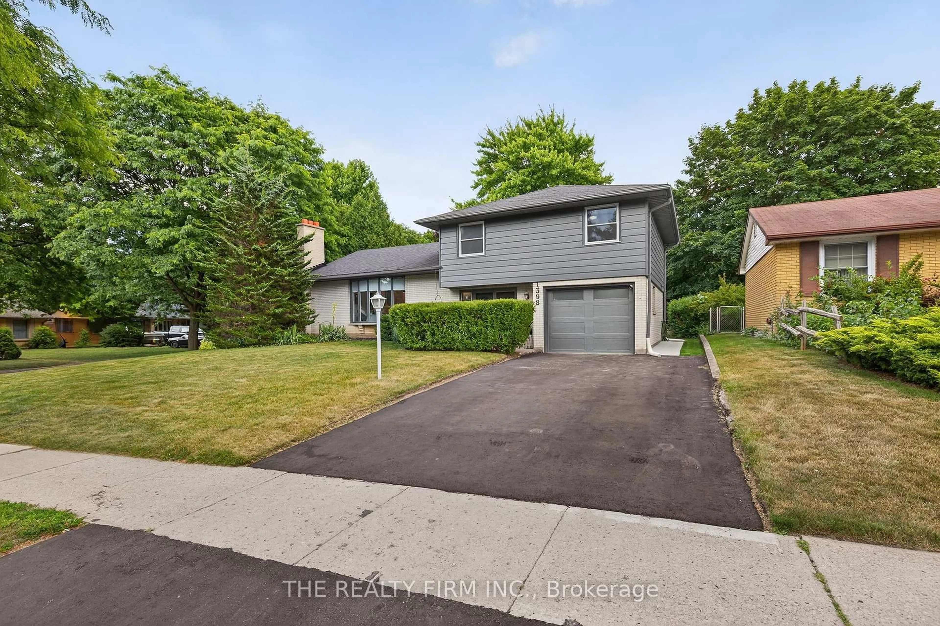 Home with vinyl exterior material, street for 1398 Glenora Dr, London North Ontario N5X 1T9