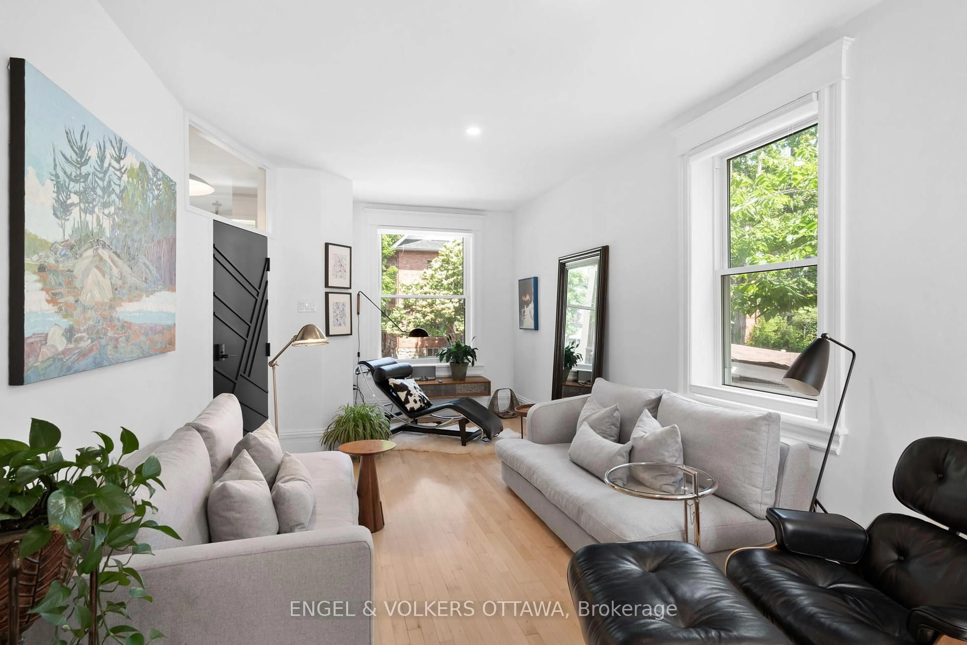 Living room with furniture, unknown for 244 Flora St, Ottawa Ontario K1R 5R9