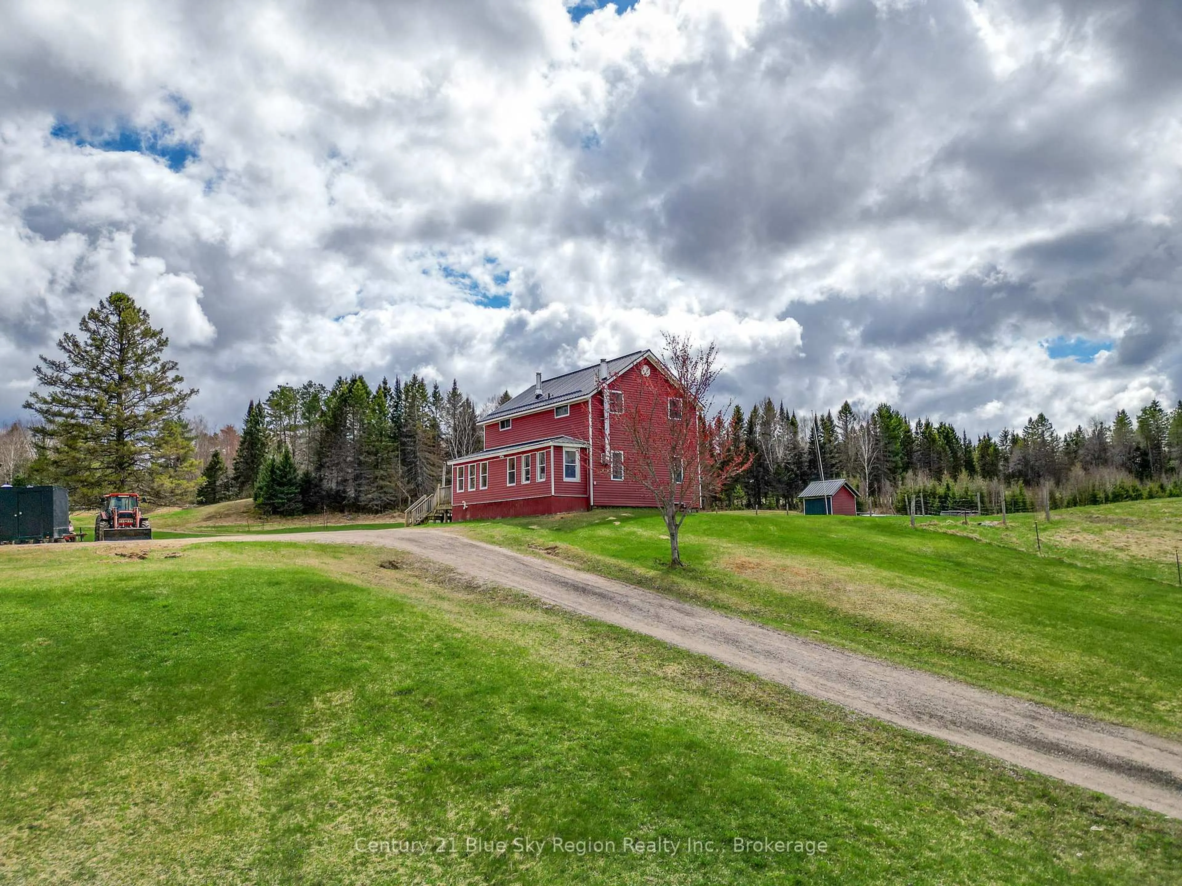 A pic from outside/outdoor area/front of a property/back of a property/a pic from drone, building for 1455 Highway 522, Nipissing Ontario P0H 2L0