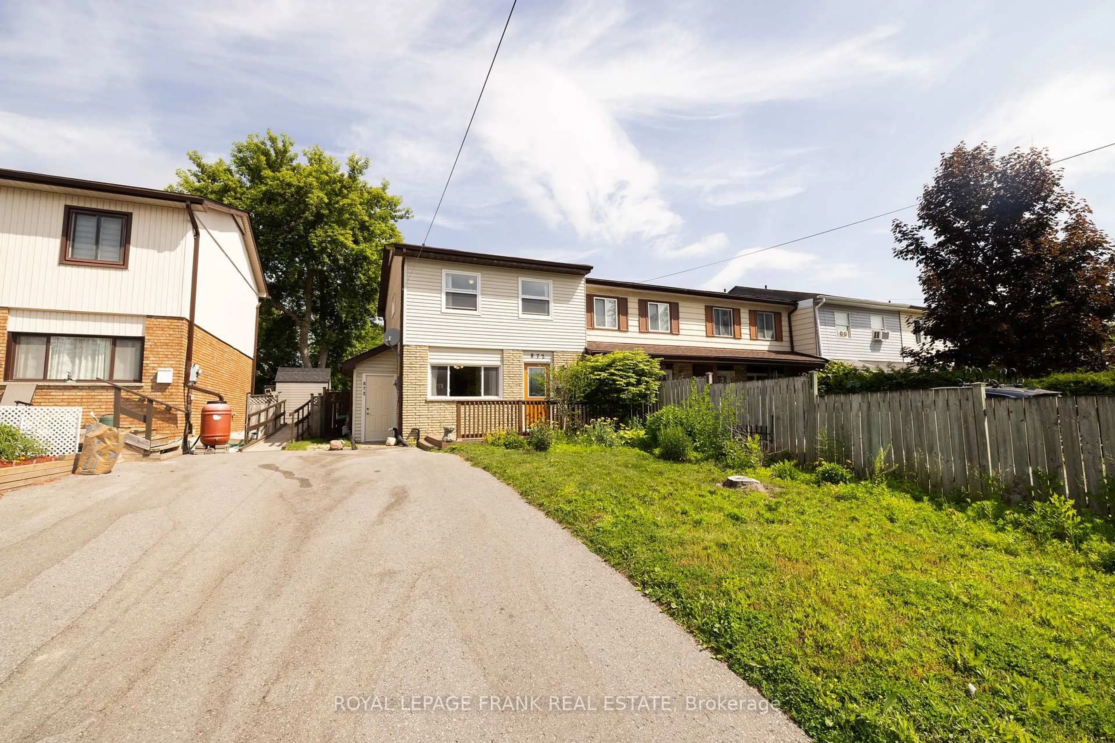 A pic from outside/outdoor area/front of a property/back of a property/a pic from drone, street for 872 Chamberlain St, Peterborough Central Ontario K9J 4M7