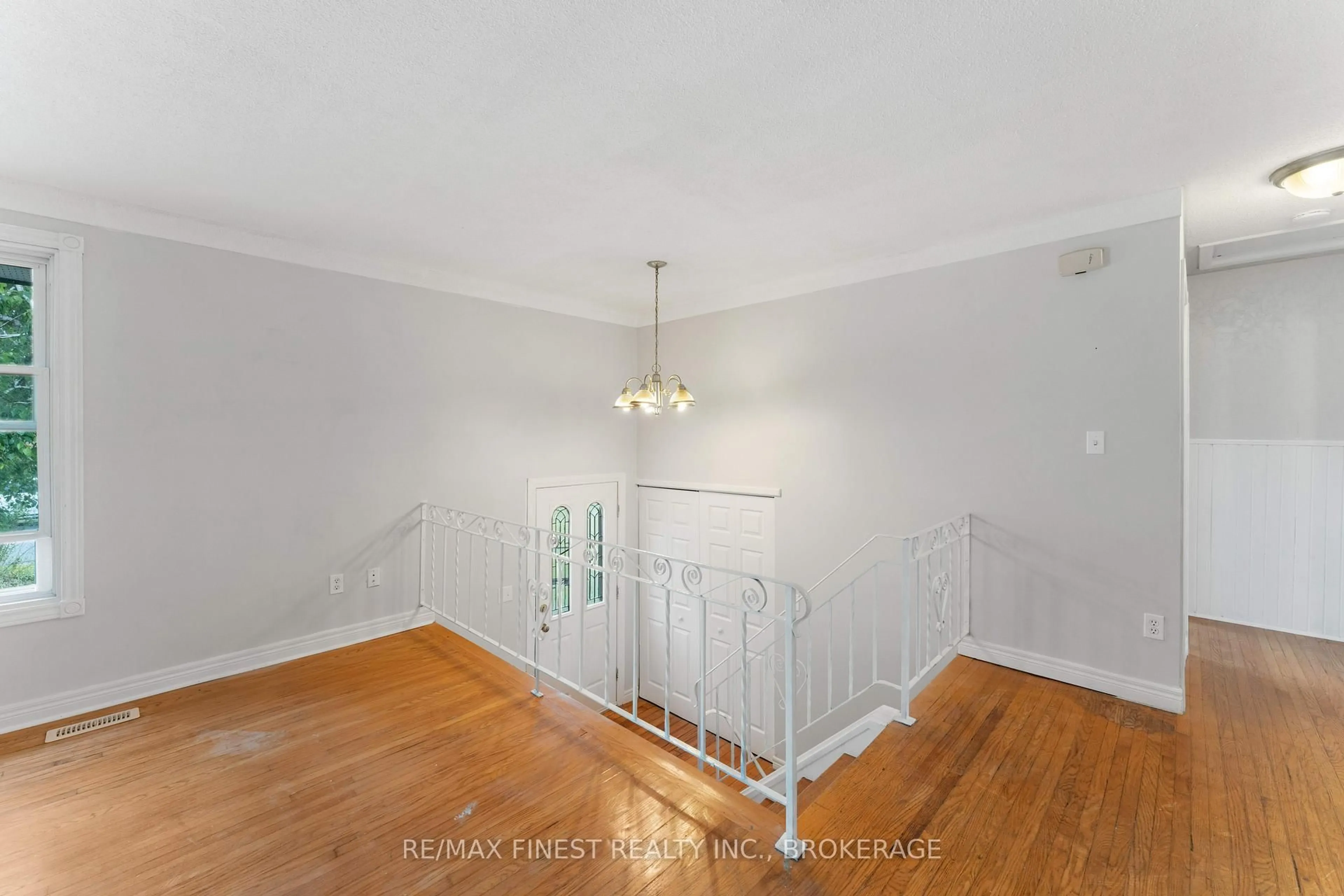 Unknown for 336 MEADOWCREST Rd, Kingston Ontario K7M 3S3