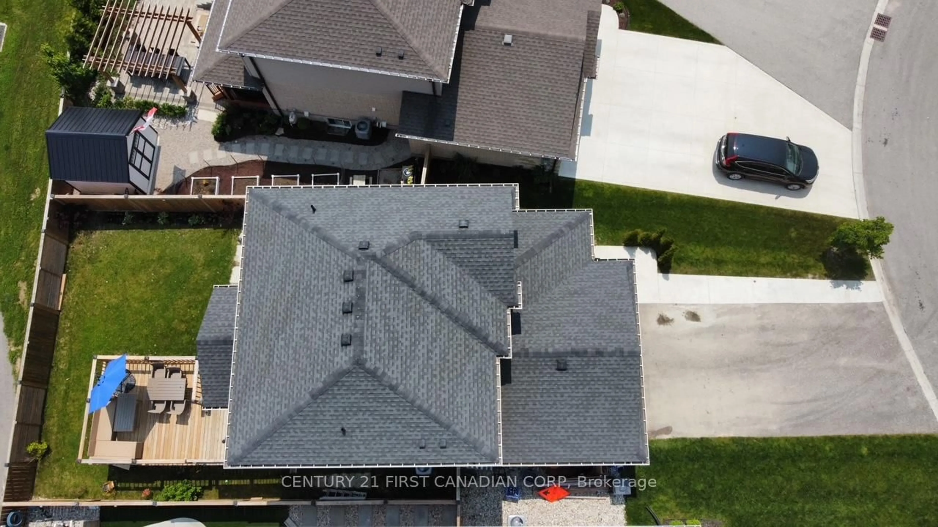 A pic from outside/outdoor area/front of a property/back of a property/a pic from drone, street for 226 Emery St, Central Elgin Ontario N5L 0A5