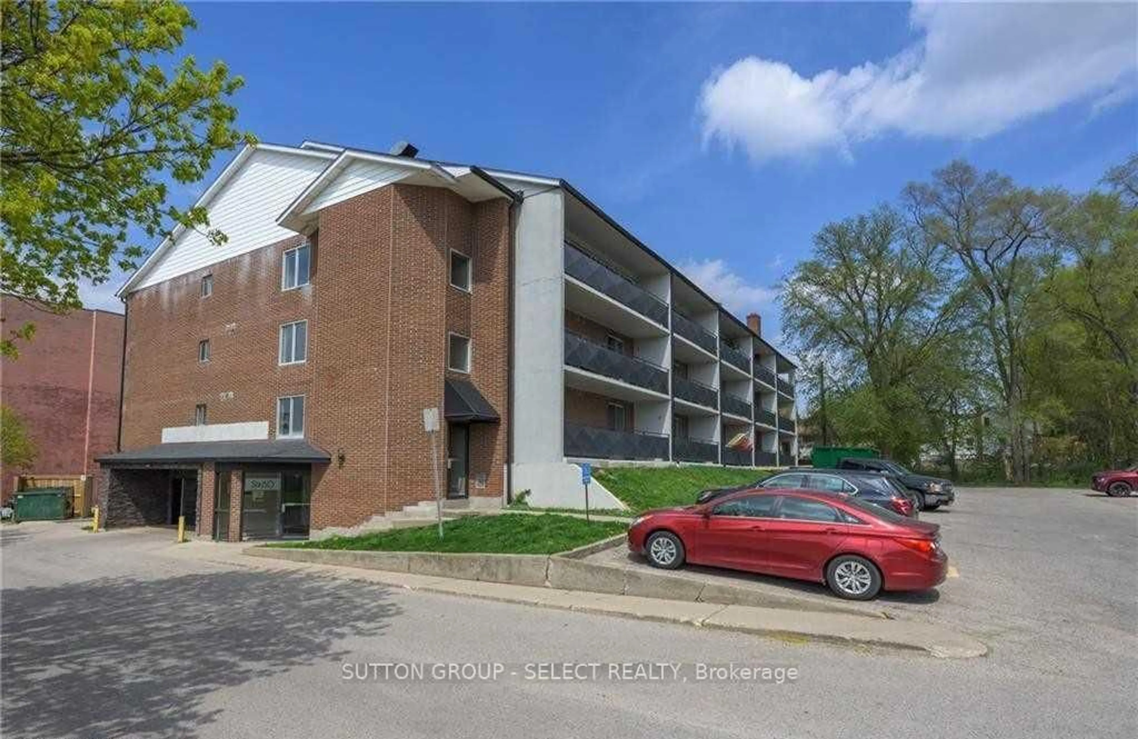 Unknown for 660 Cheapside St, London East Ontario N5Y 3Y2