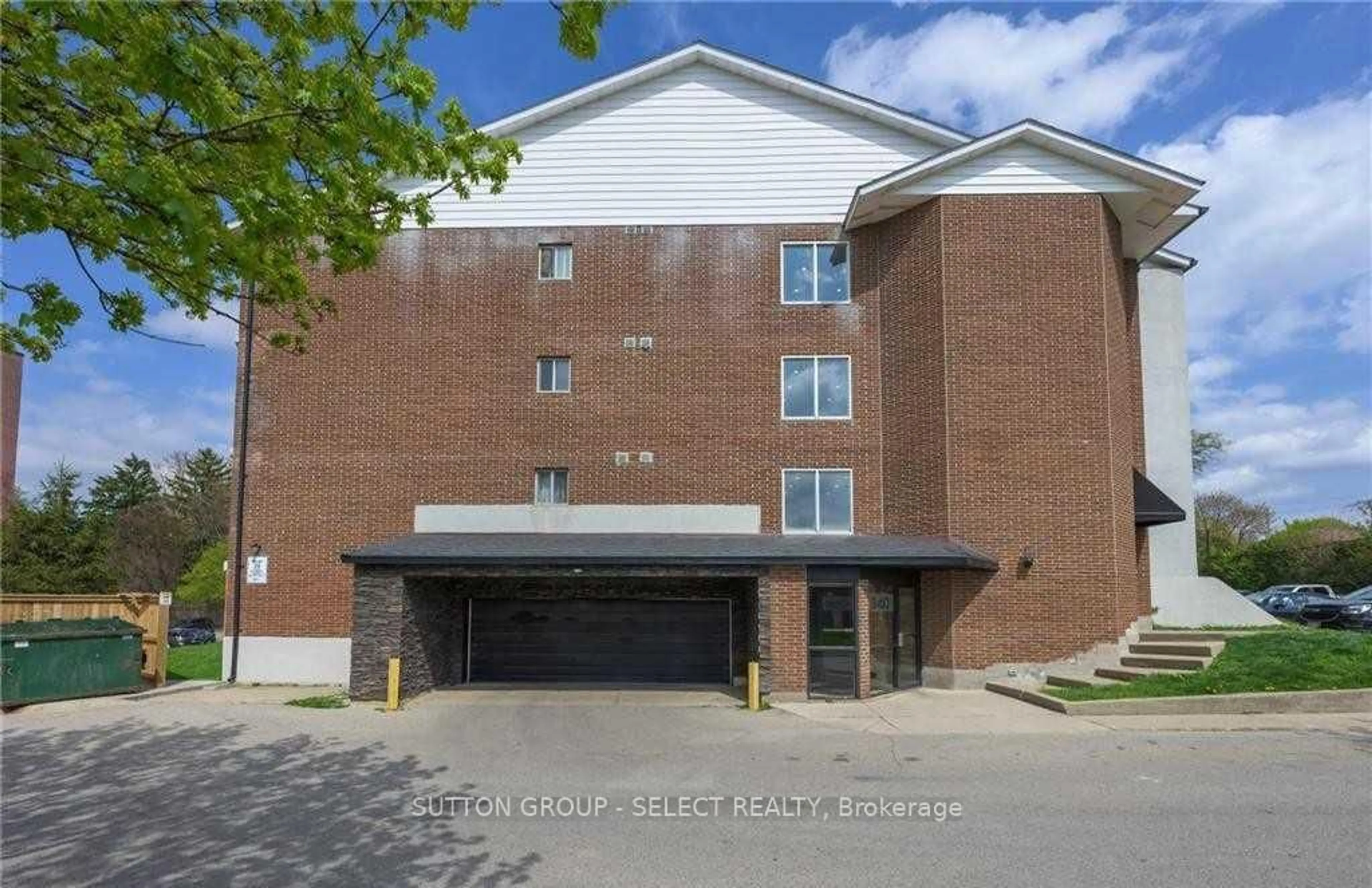 Unknown for 660 Cheapside St, London East Ontario N5Y 3Y2