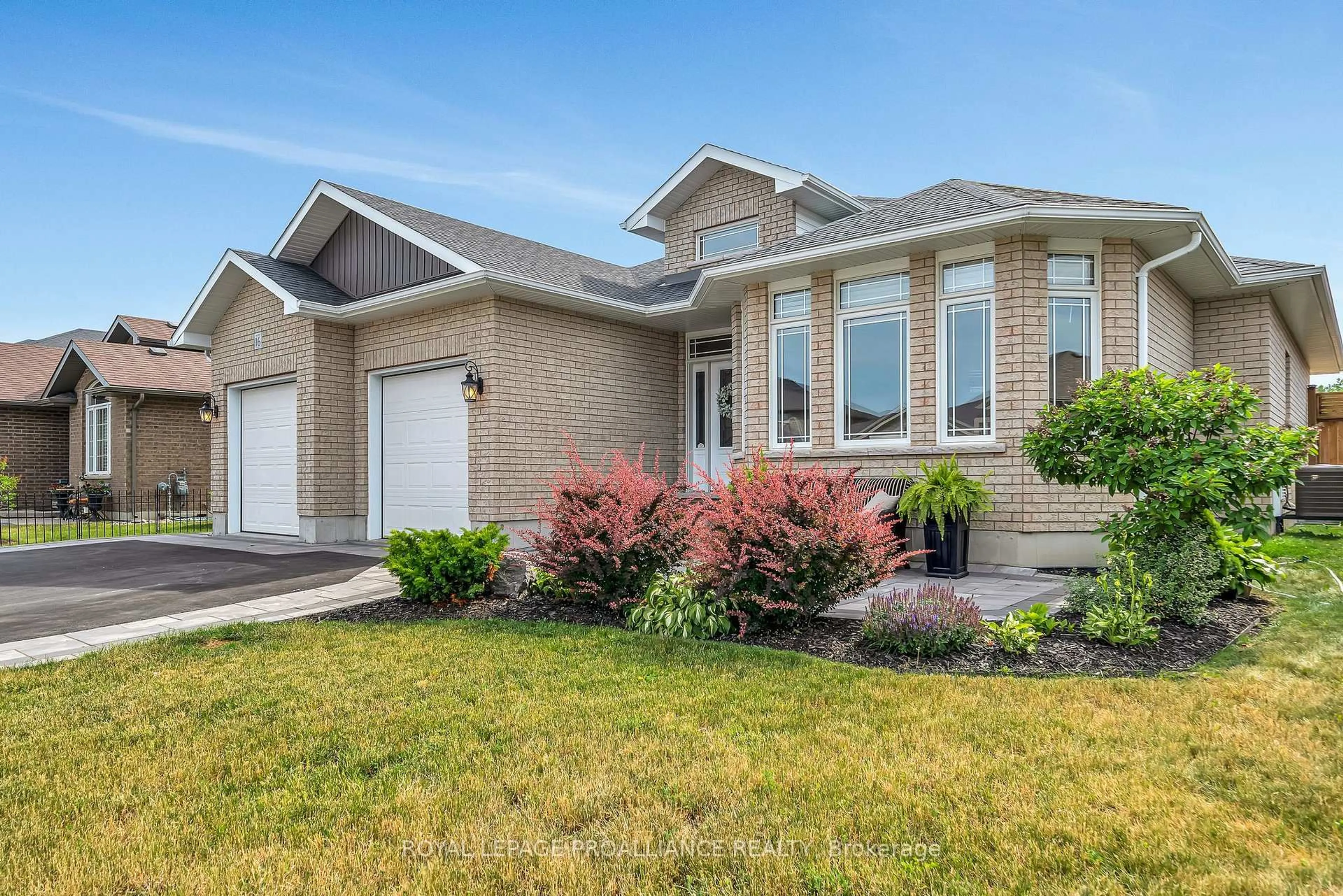 Home with vinyl exterior material, street for 16 Hummingbird Dr, Belleville Ontario K8N 0H7