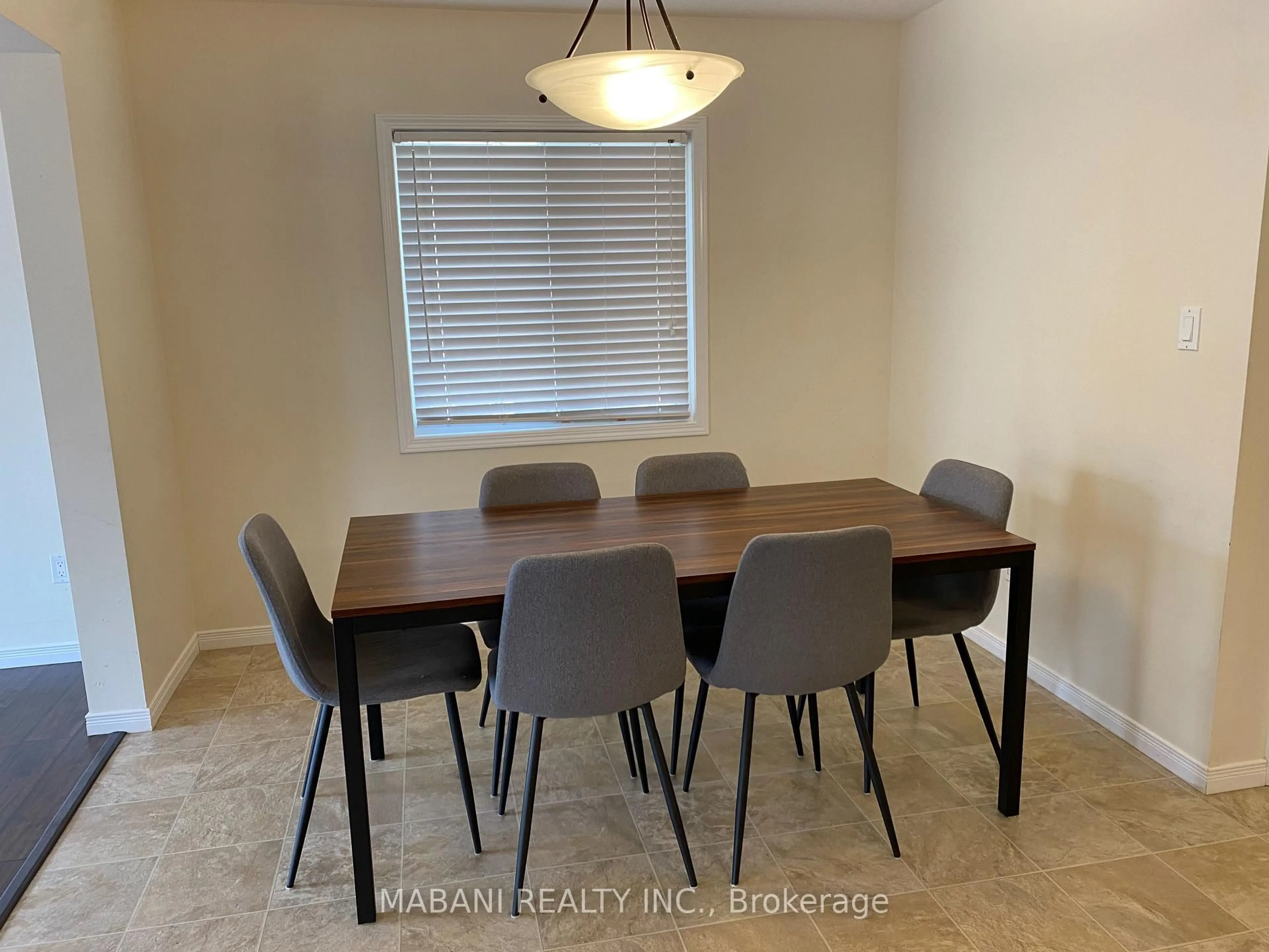 Dining room, unknown for 6 Sassafras St, Kitchener Ontario N2N 3S4