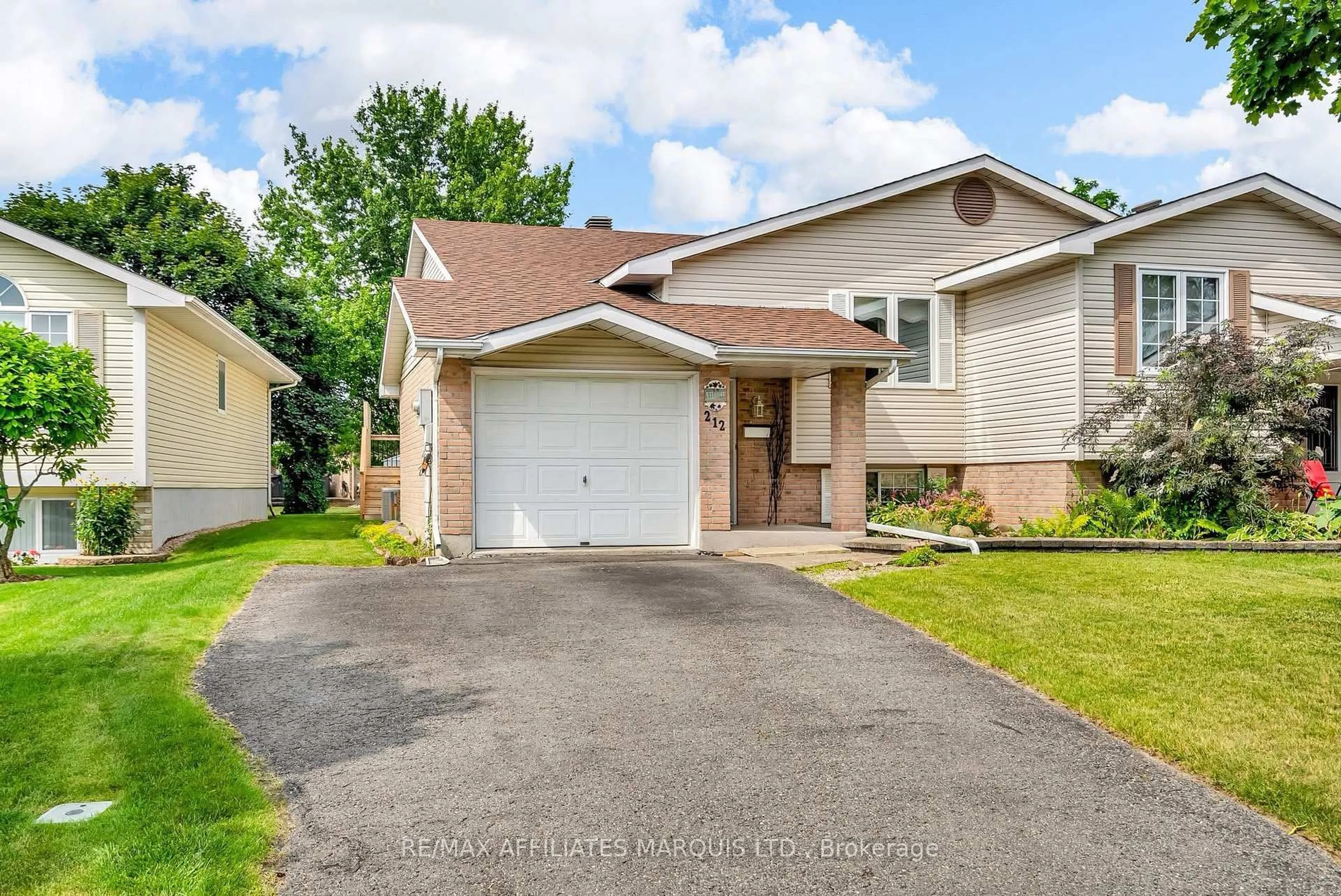 Unknown for 212 Northwoods Cres, Cornwall Ontario K6H 7G1