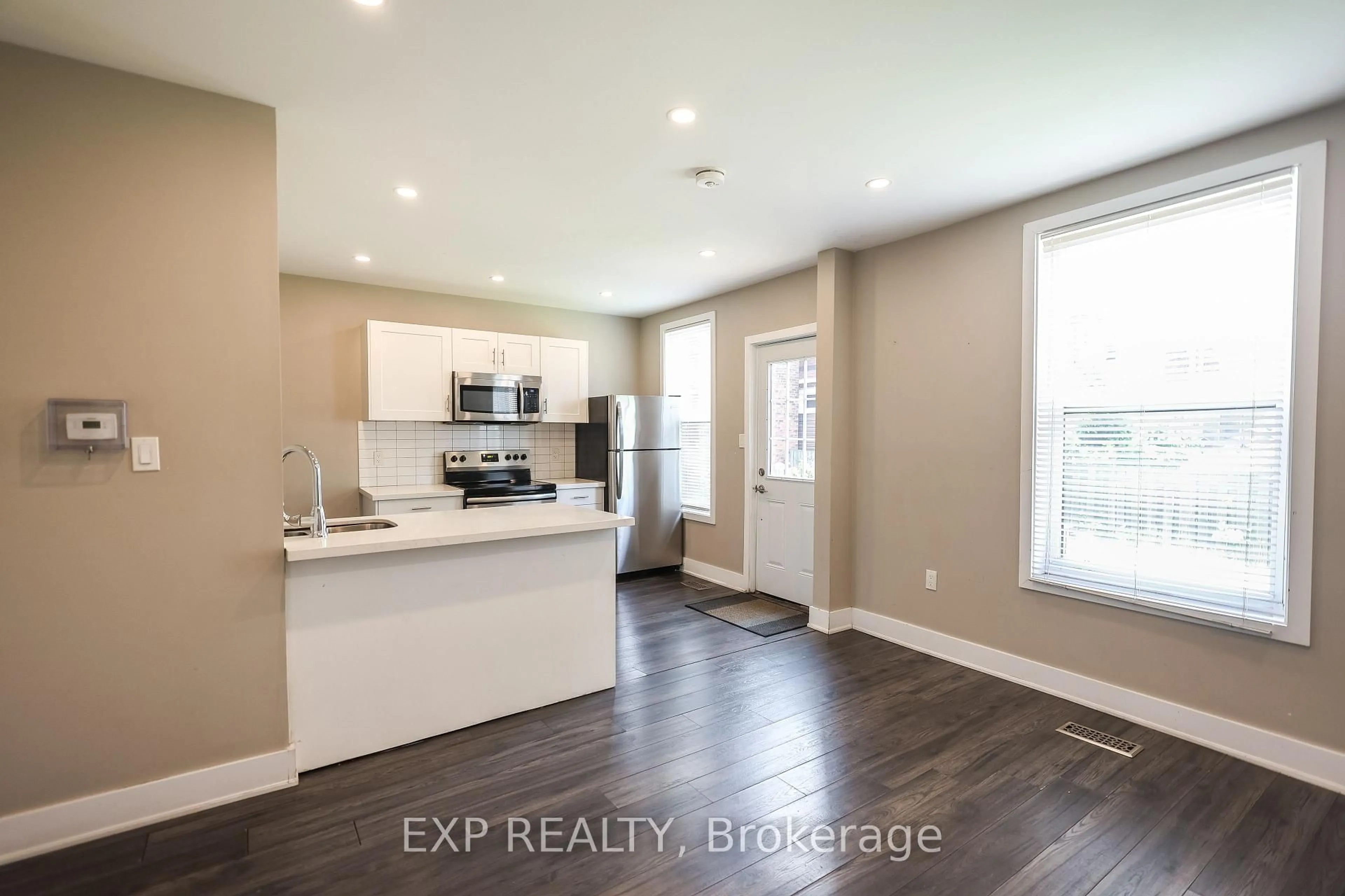 Open concept kitchen, unknown for 29 Ashley St, Hamilton Ontario L8L 5S5