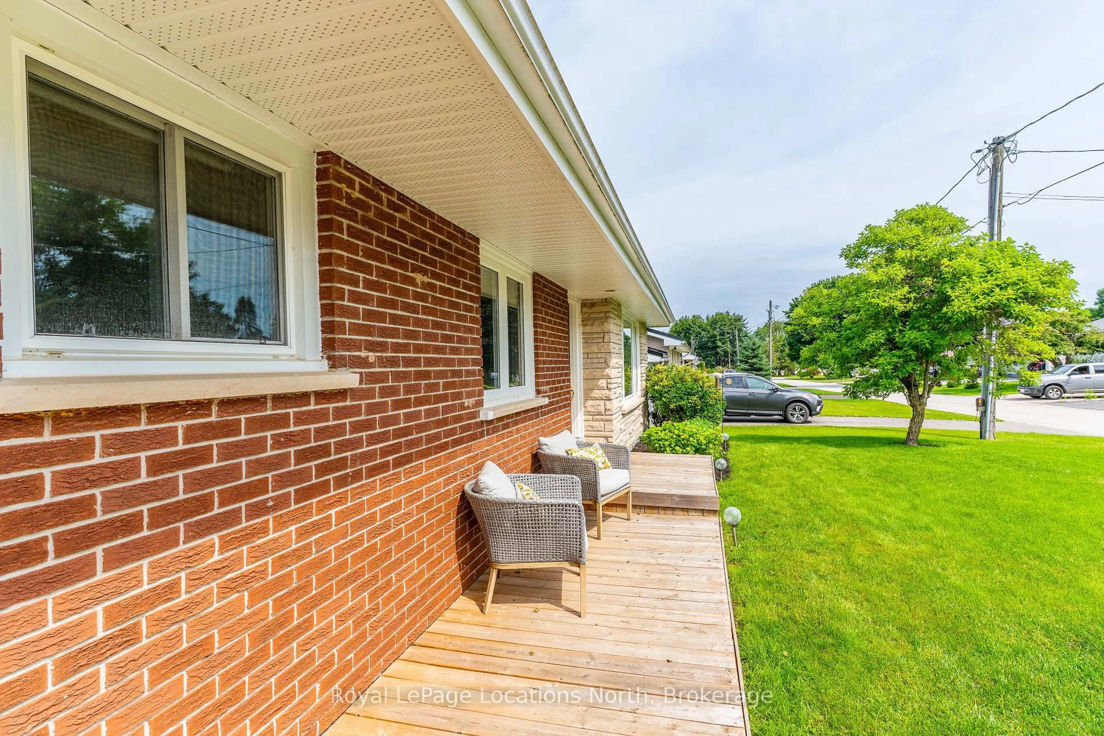 Home with brick exterior material, unknown for 76 McKibbon Dr, Meaford Ontario N4L 1C6