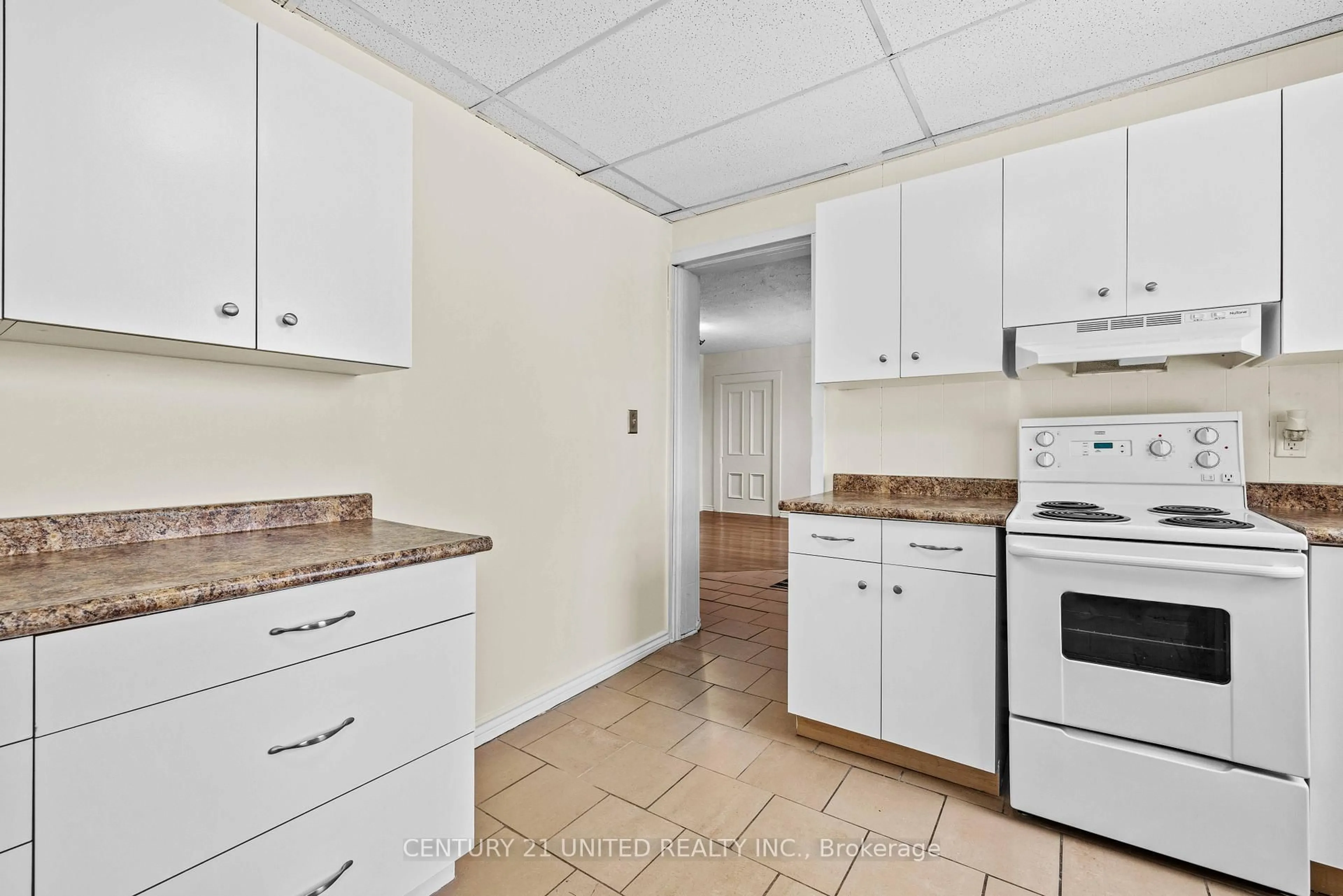 Standard kitchen, ceramic/tile floor for 234 Antrim St, Peterborough Central Ontario K9H 3G4