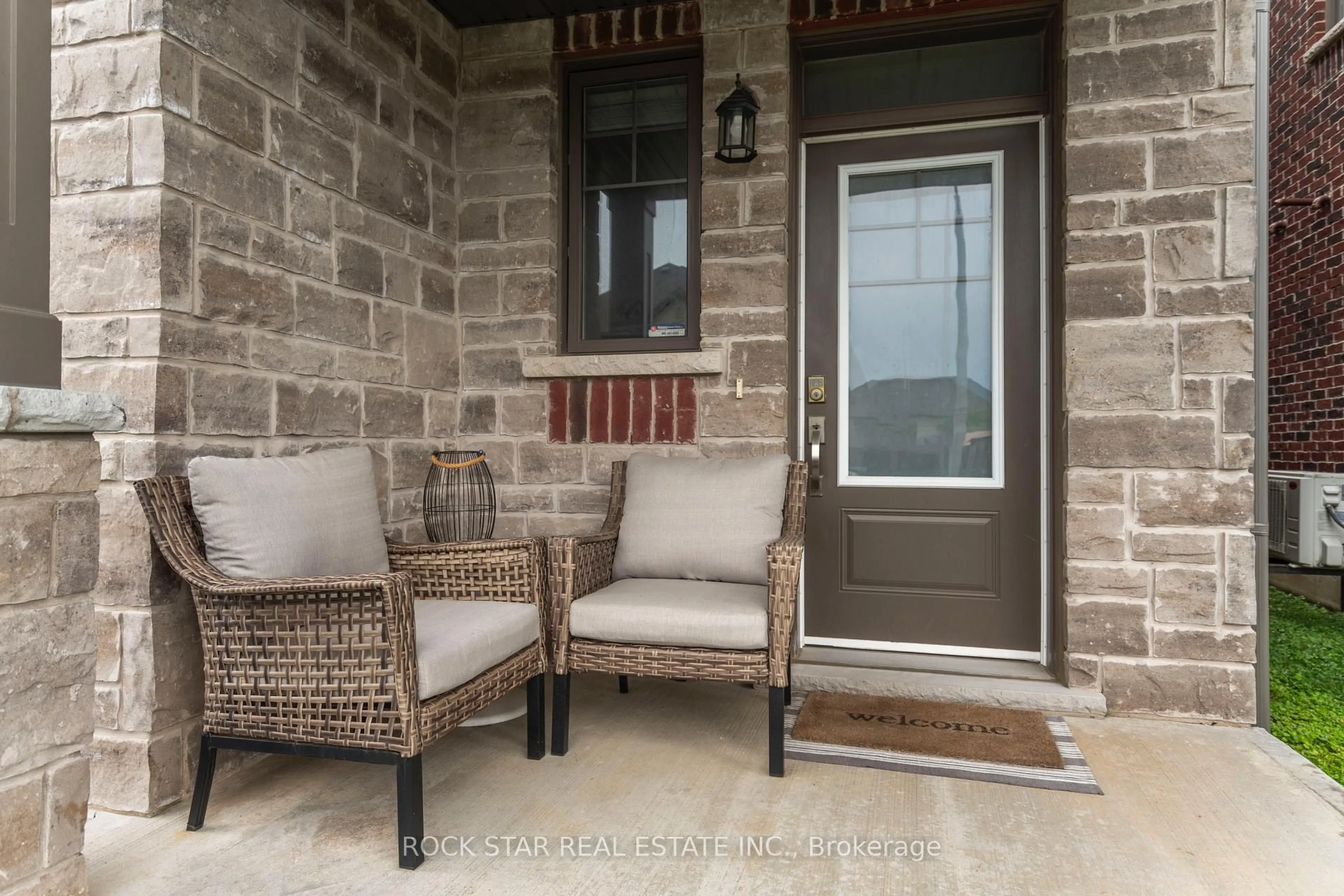 Patio, street for 9 Dodman Cres, Hamilton Ontario L9G 0G6