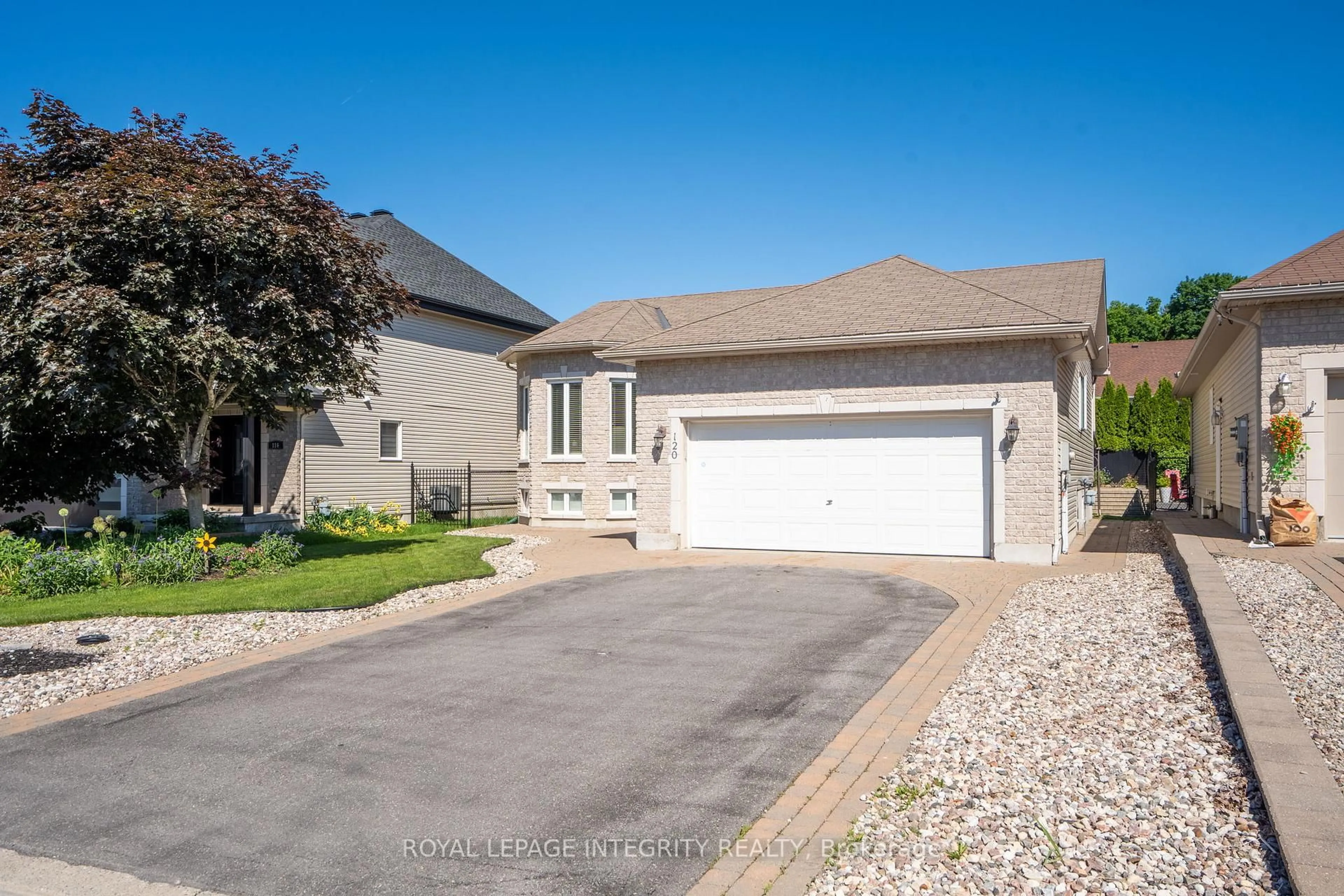 Home with vinyl exterior material, street for 120 Jasper Cres, Clarence-Rockland Ontario K4K 0A4