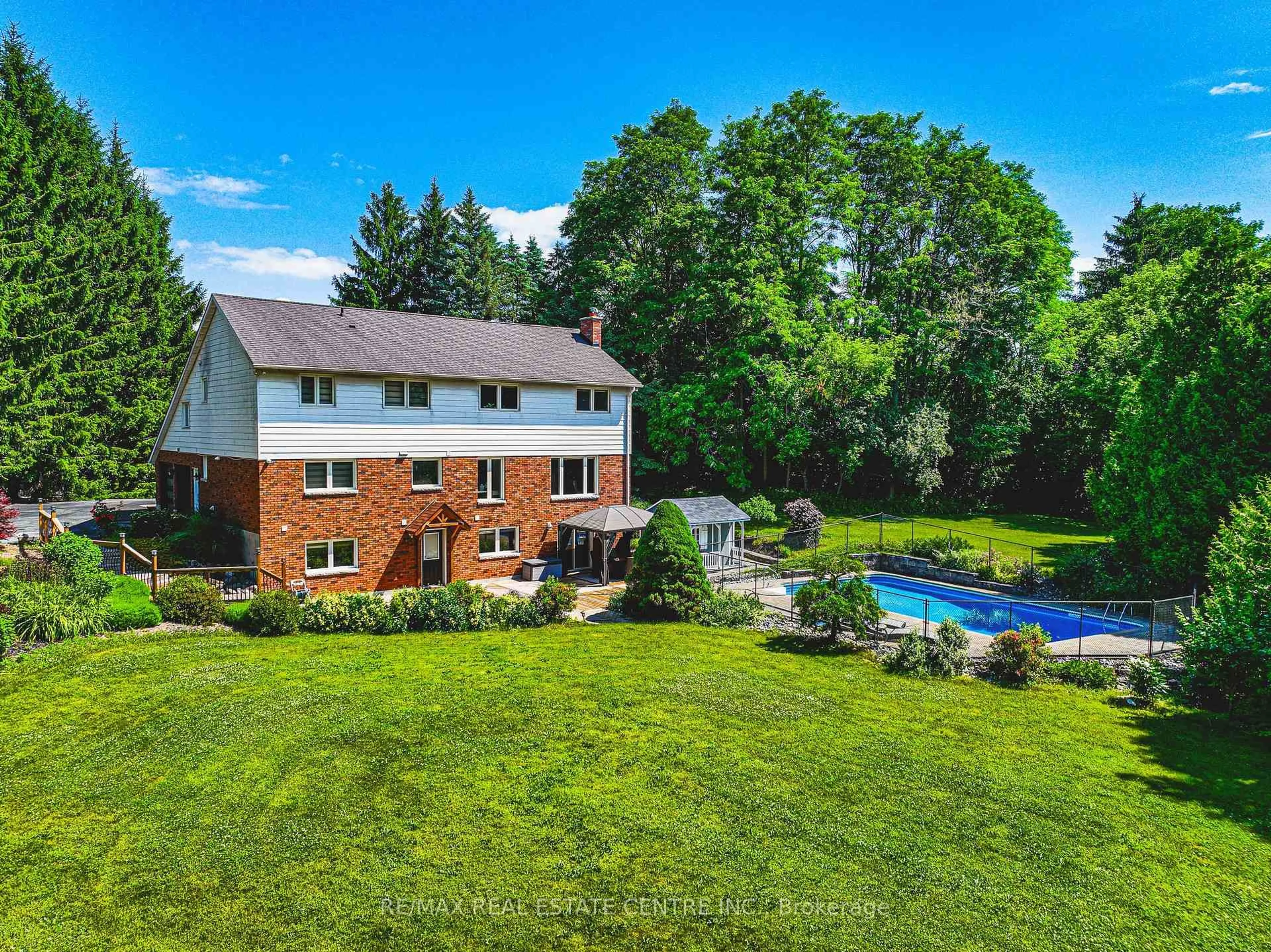 A pic from outside/outdoor area/front of a property/back of a property/a pic from drone, unknown for 6 Iris Crt, Hamilton Ontario L0R 1H3