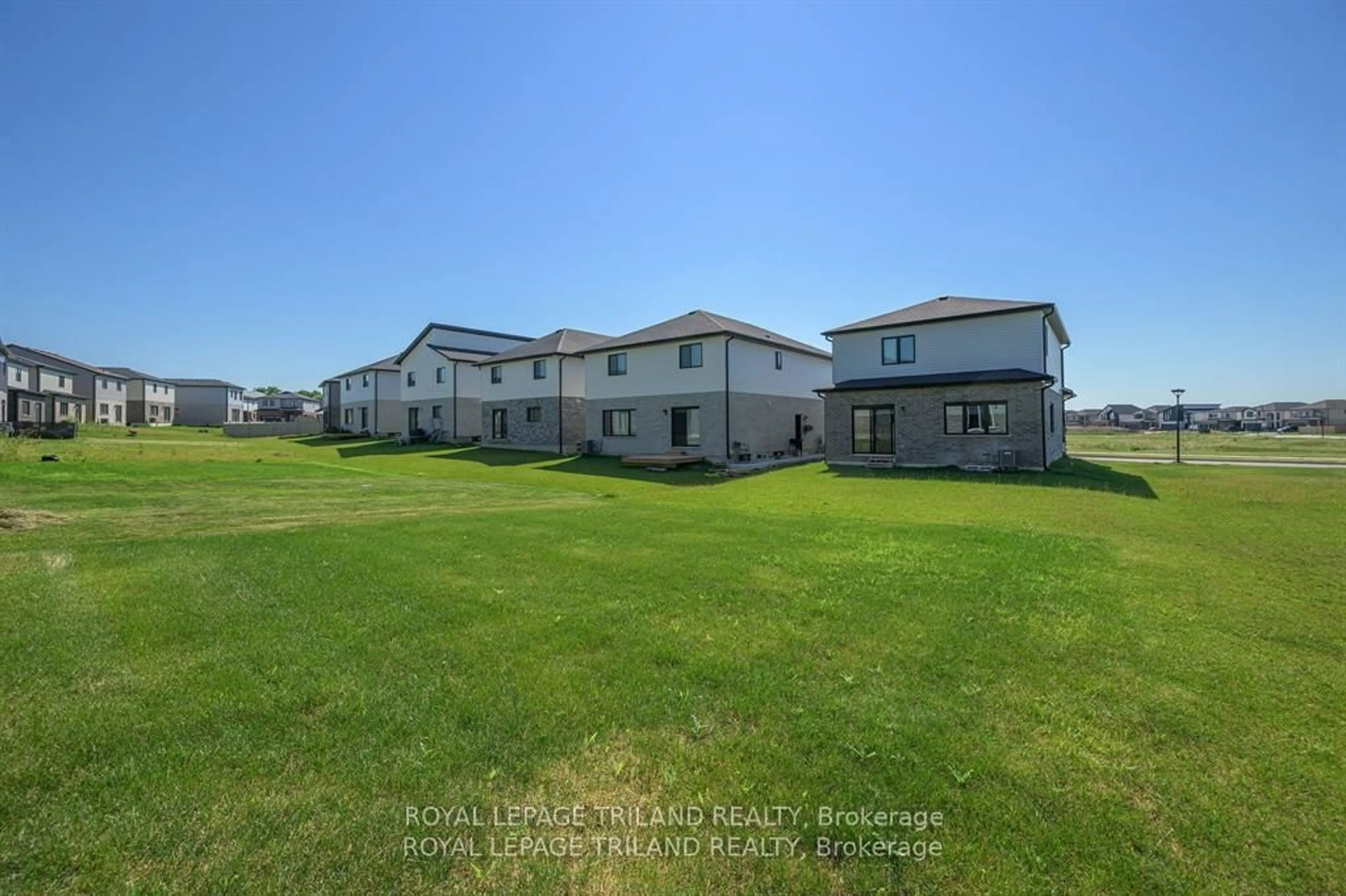 A pic from outside/outdoor area/front of a property/back of a property/a pic from drone, water/lake/river/ocean view for 3642 EARLSTON Cross, London South Ontario N6L 0G6