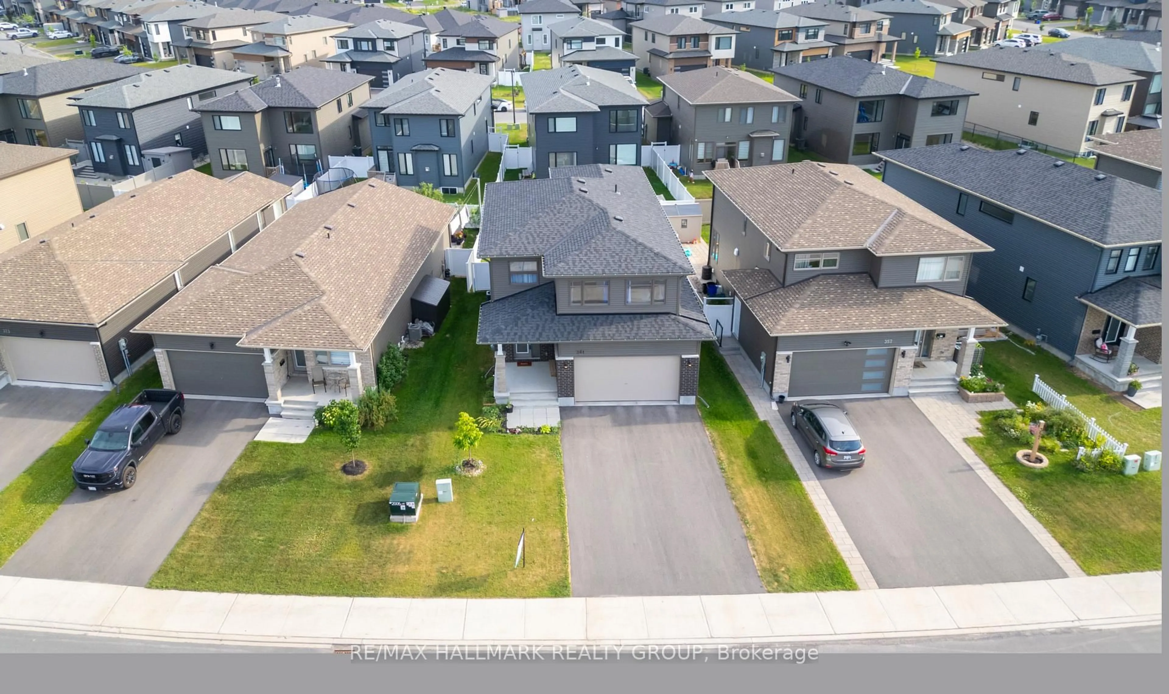 A pic from outside/outdoor area/front of a property/back of a property/a pic from drone, street for 361 Sterling Ave, Clarence-Rockland Ontario K4K 0L4