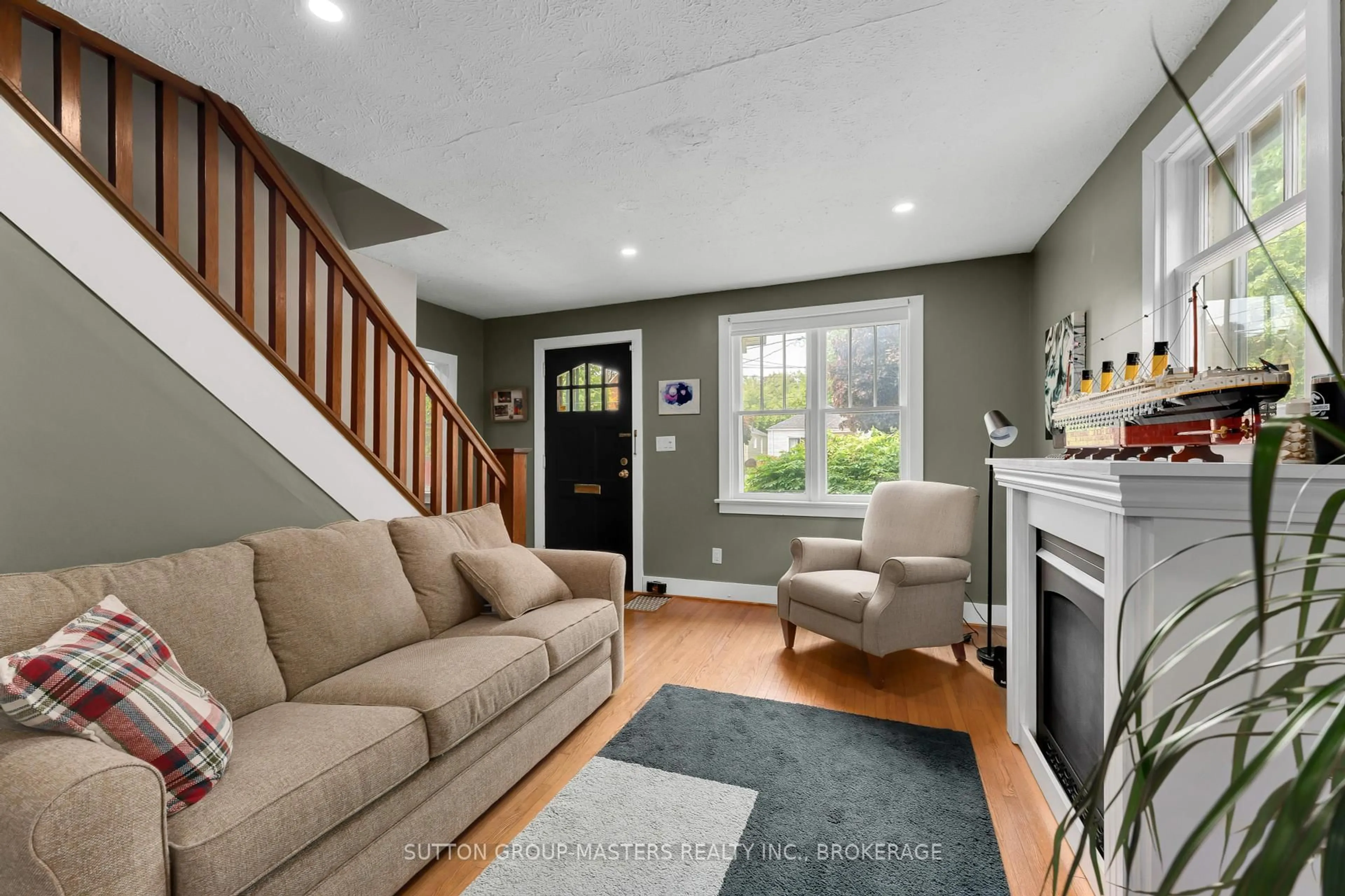 Living room with furniture, unknown for 80 Durham Street, Kingston Ontario K7L 1J4