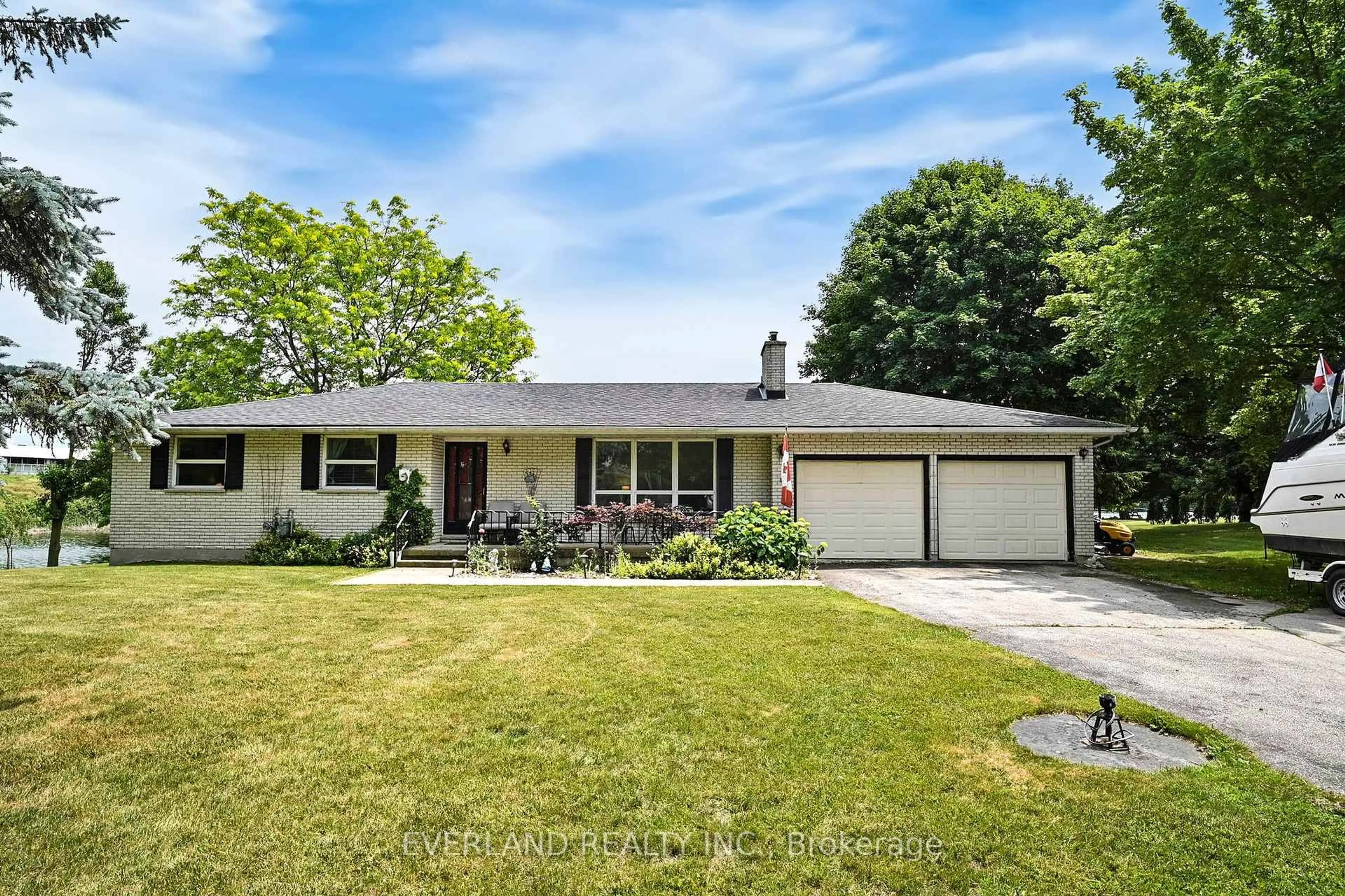 Home with vinyl exterior material, street for 583386 HAMILTON Rd, South-West Oxford Ontario N5C 3J7