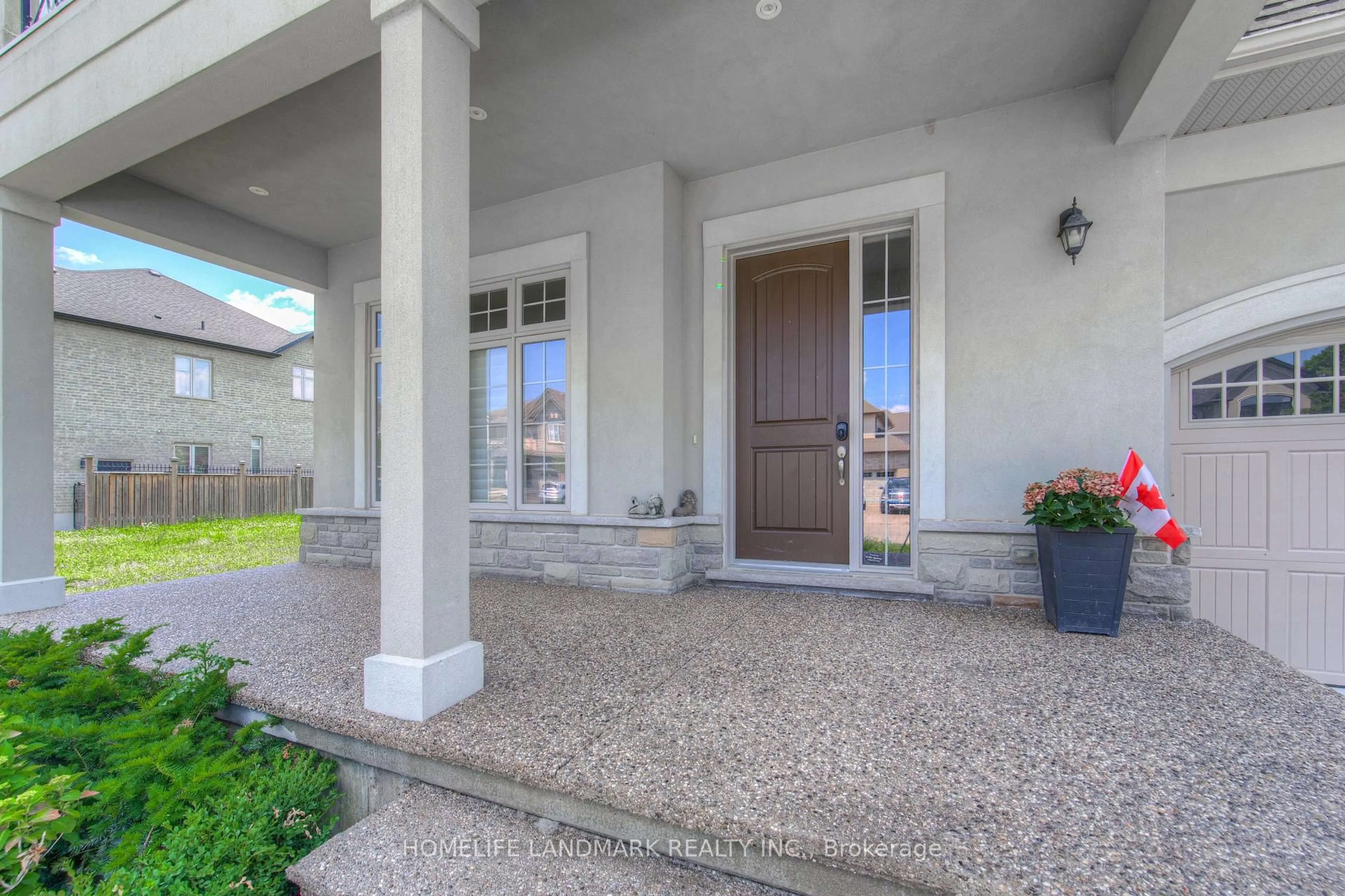 Indoor entryway for 101 Copes Lane, Hamilton Ontario L8E 0E8