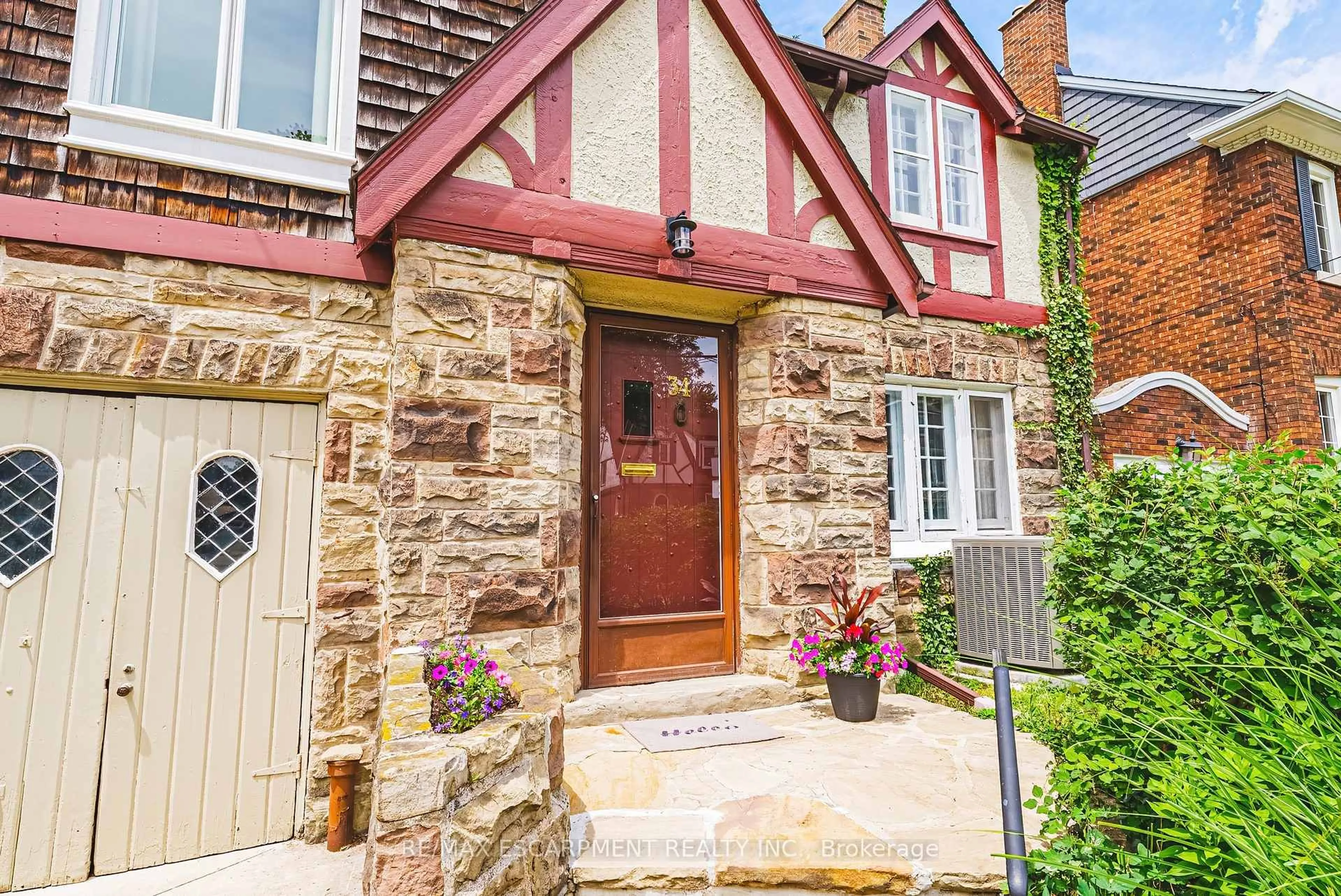 Home with brick exterior material, street for 34 Chedoke Ave, Hamilton Ontario L8P 4N9