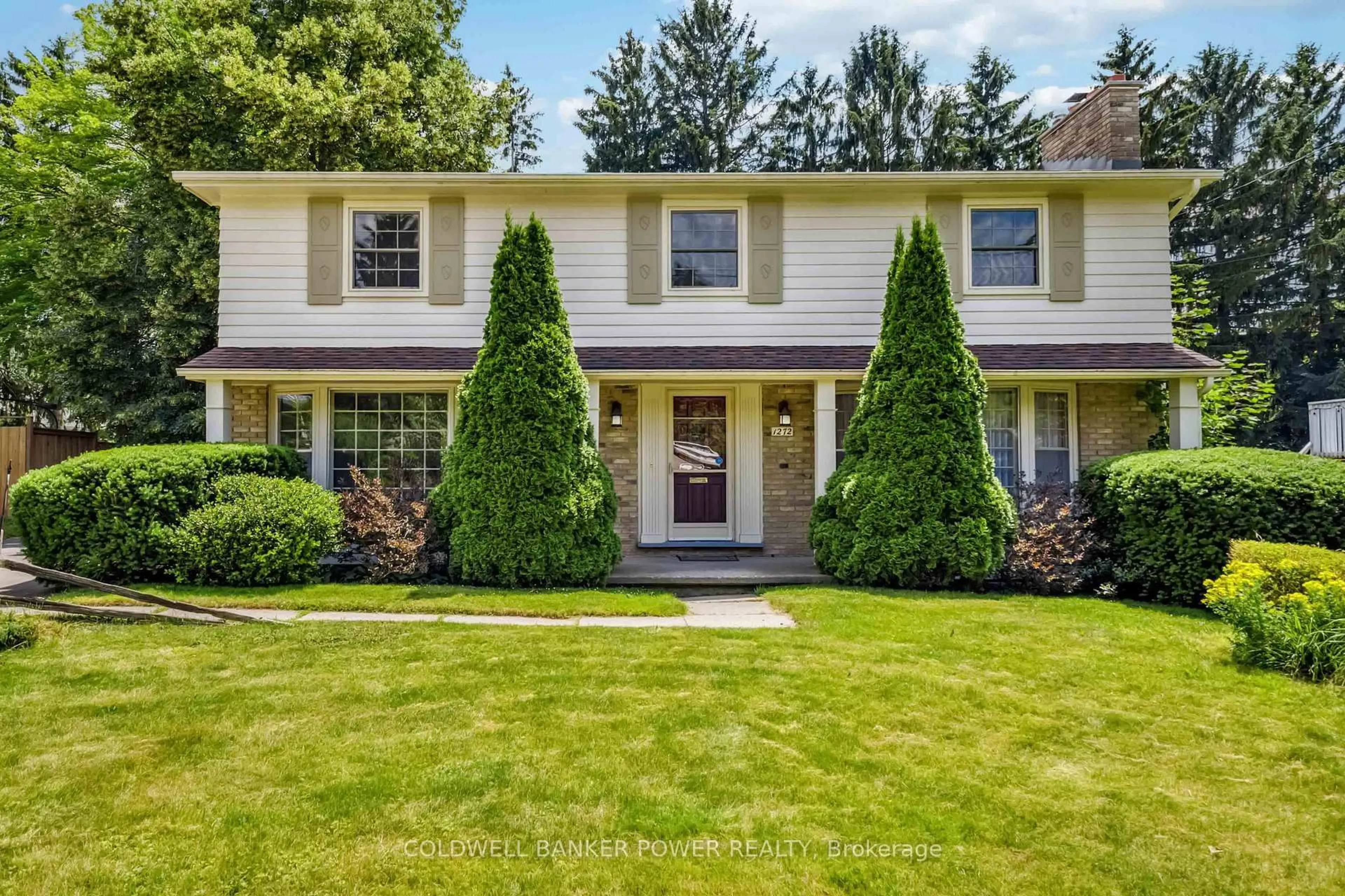 Home with vinyl exterior material, street for 1272 Wayne Rd, London South Ontario N6K 2G7