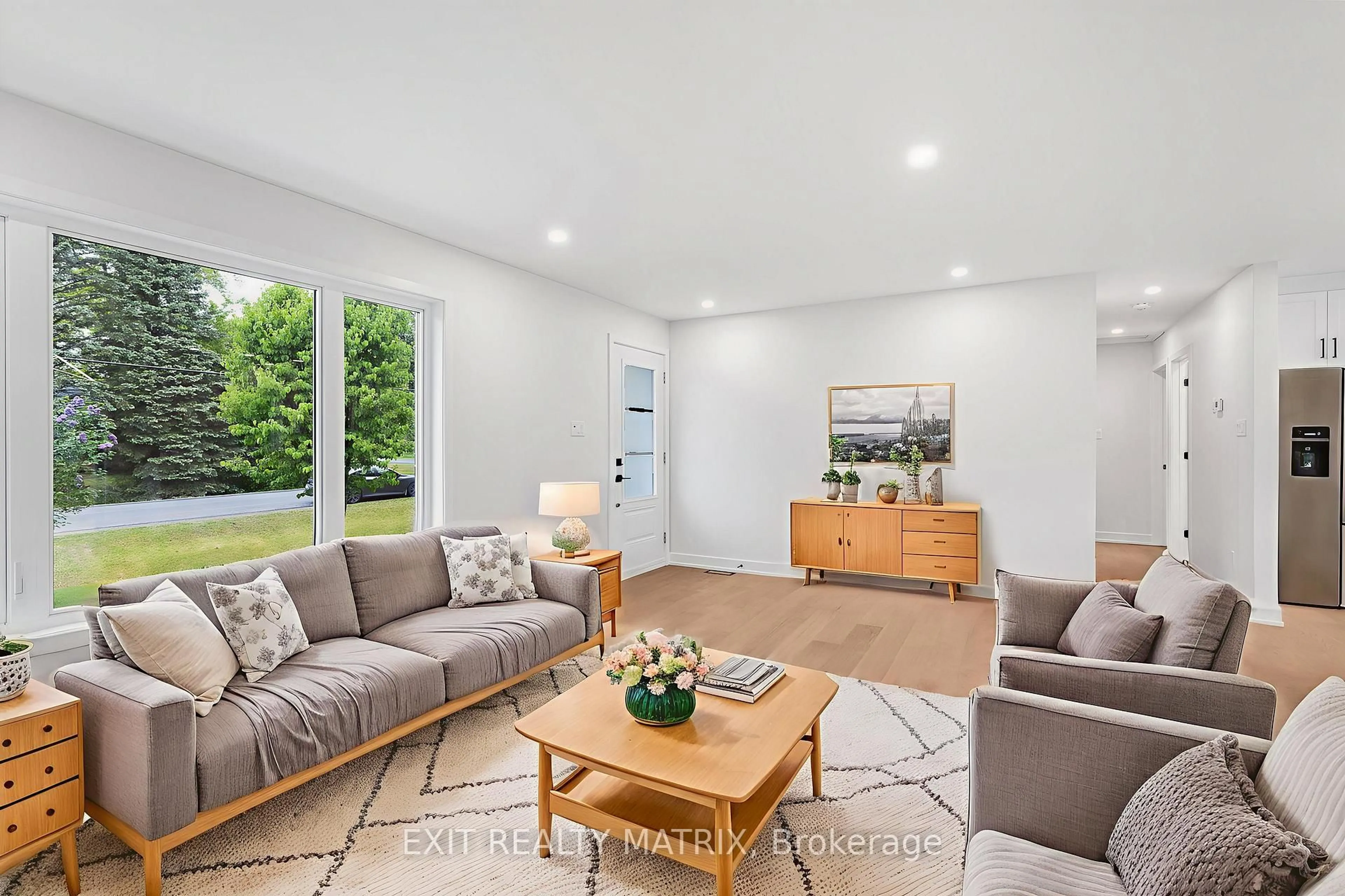 Living room with furniture, unknown for 4 Alexander St, Clarence-Rockland Ontario K4K 1K7