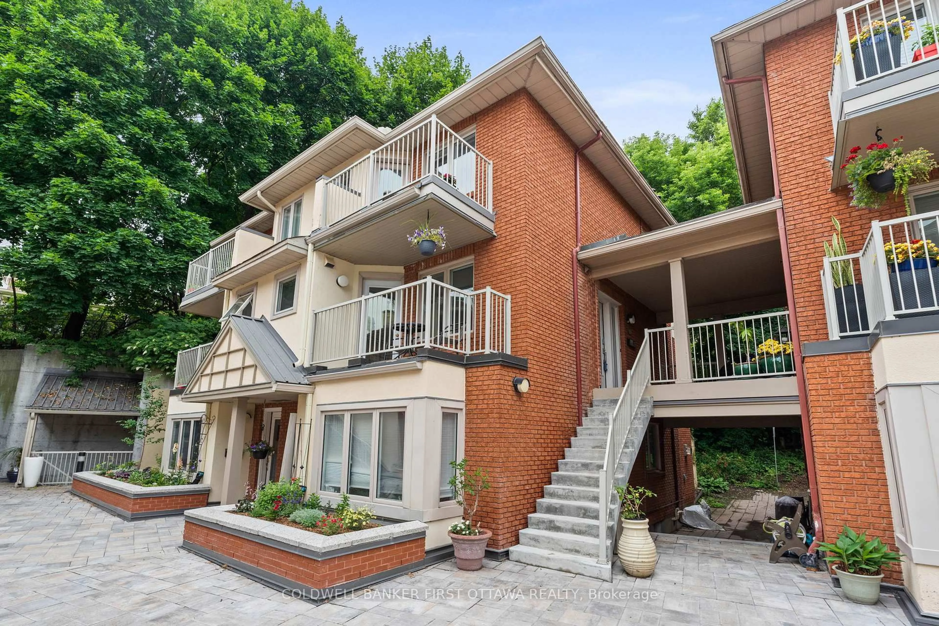Home with brick exterior material, unknown for 250 Fountain Pl #111F, Ottawa Ontario K1N 9N7