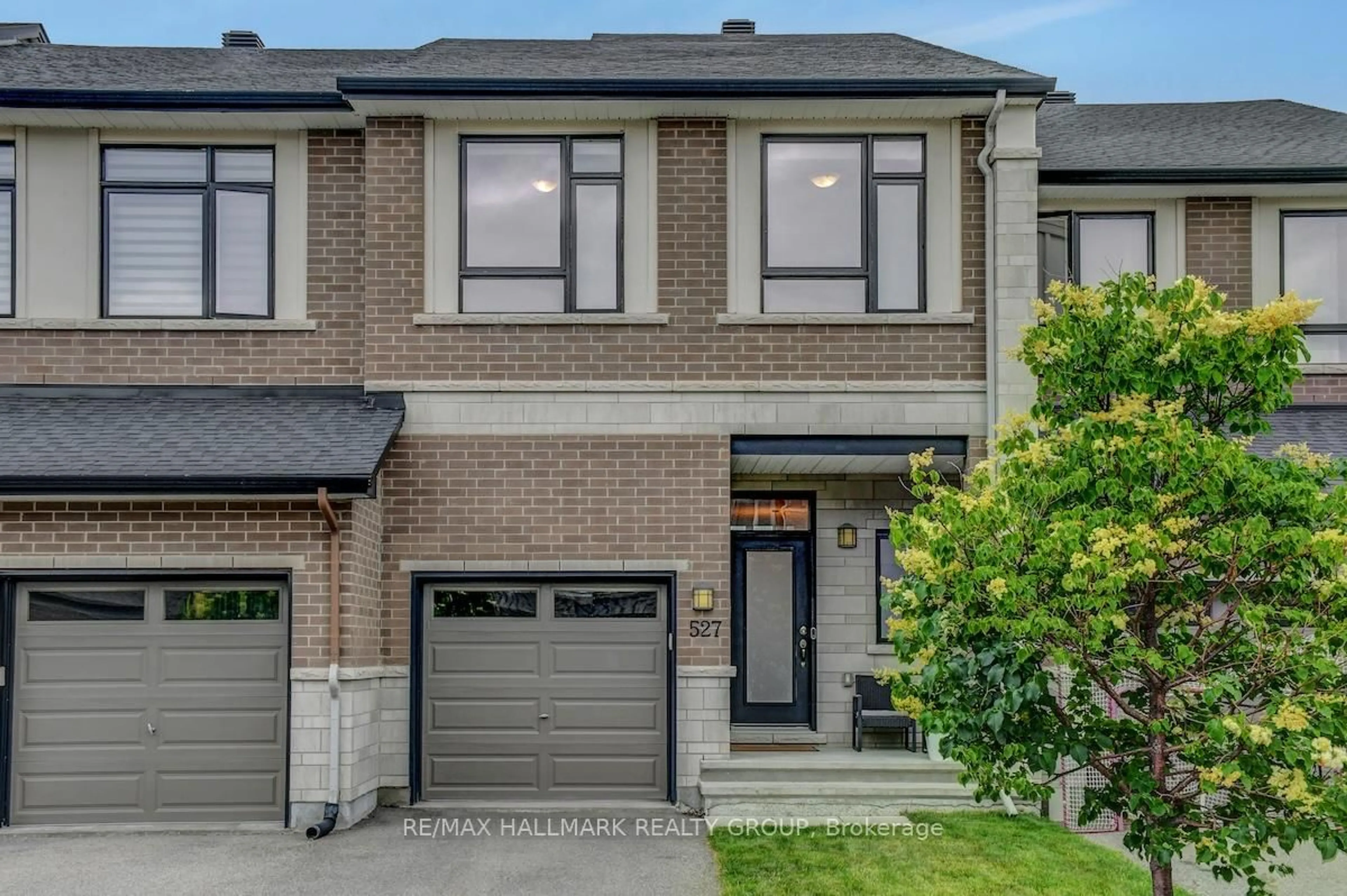 Home with brick exterior material, street for 527 Earnscliffe Grve, Ottawa Ontario K4M 0E1