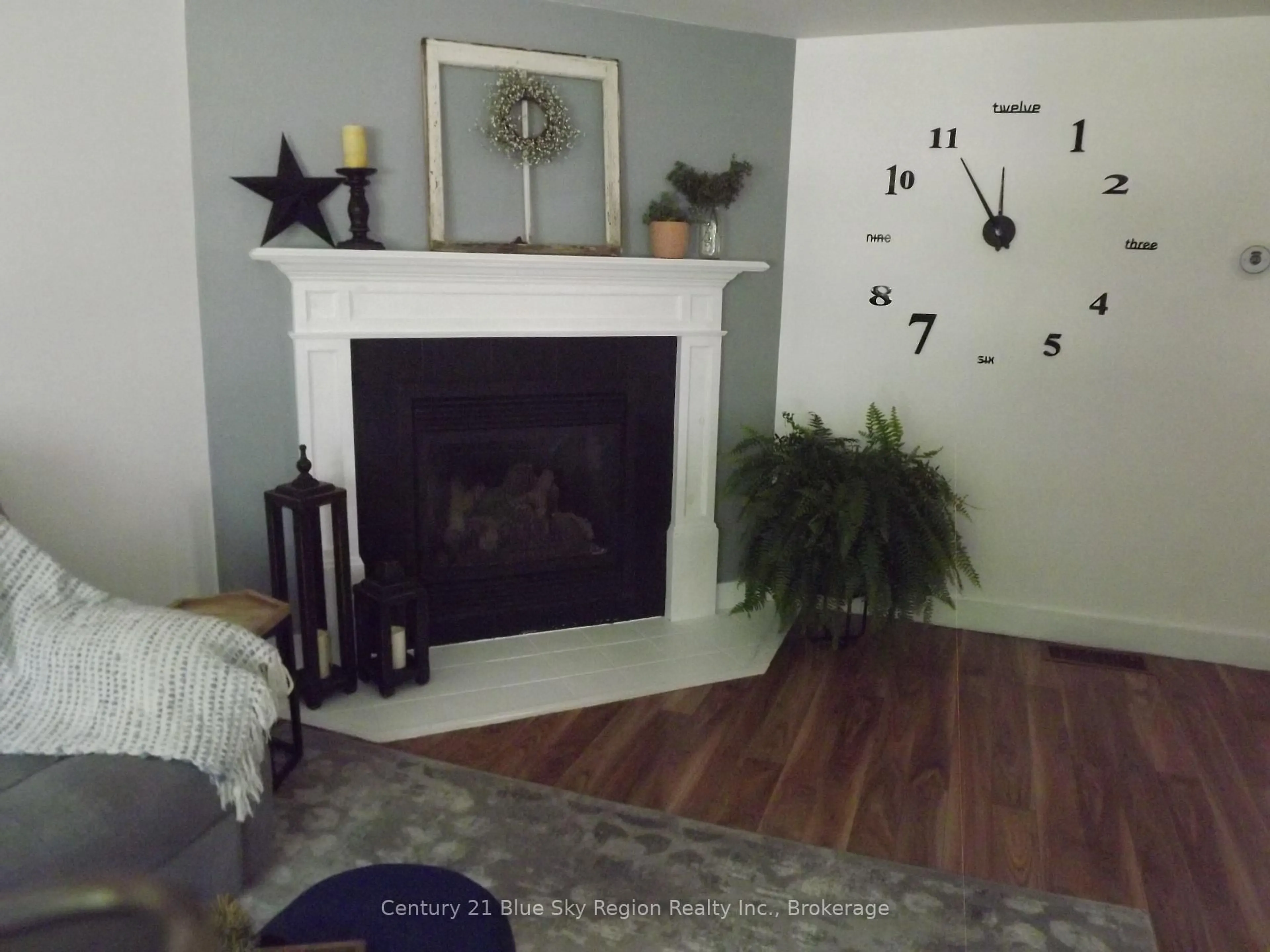 Living room with furniture, unknown for 136 Campbell Ave, North Bay Ontario P1A 1V9