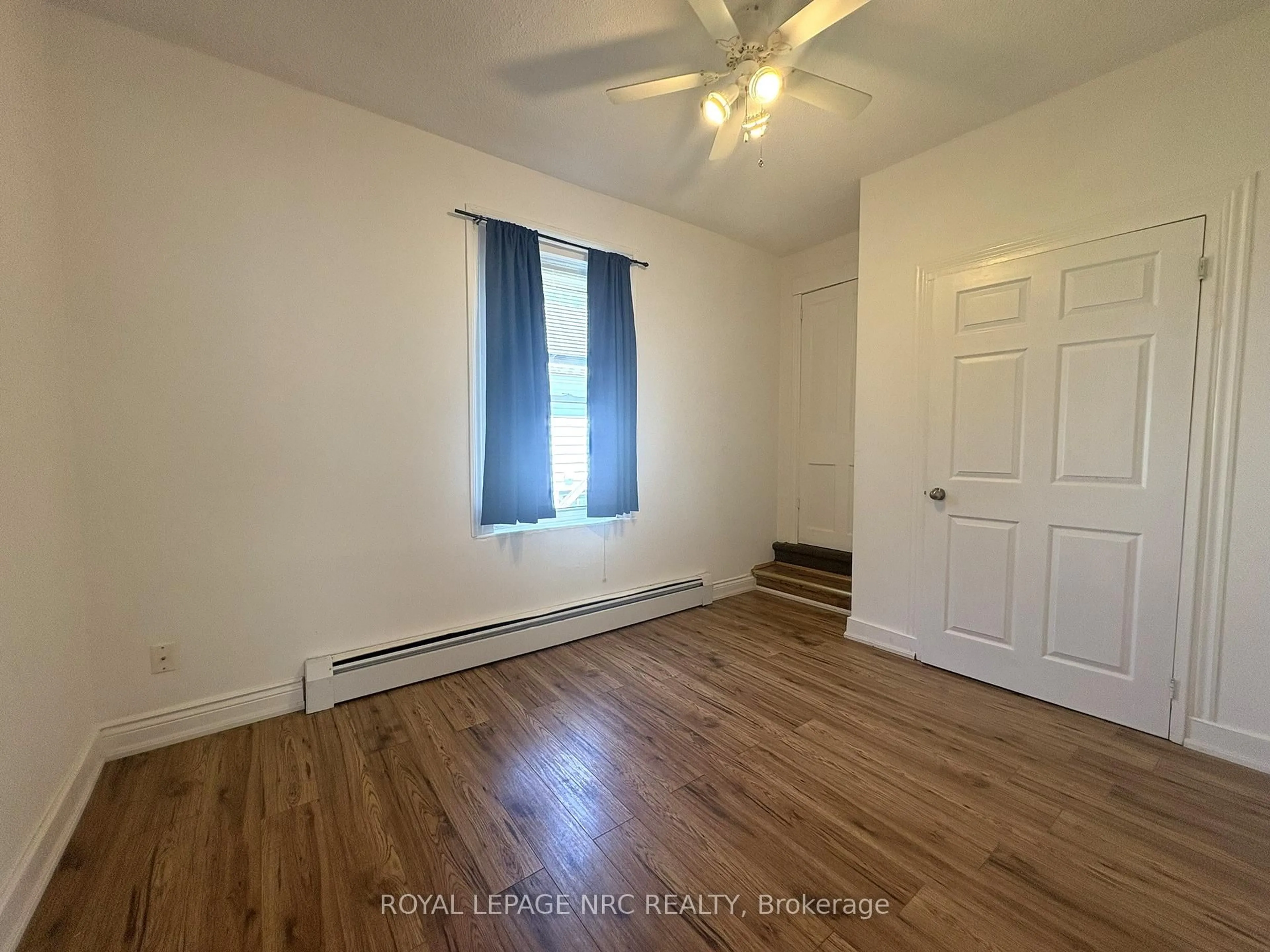 A pic of a room for 16 Dexter St, St. Catharines Ontario L2S 2L6