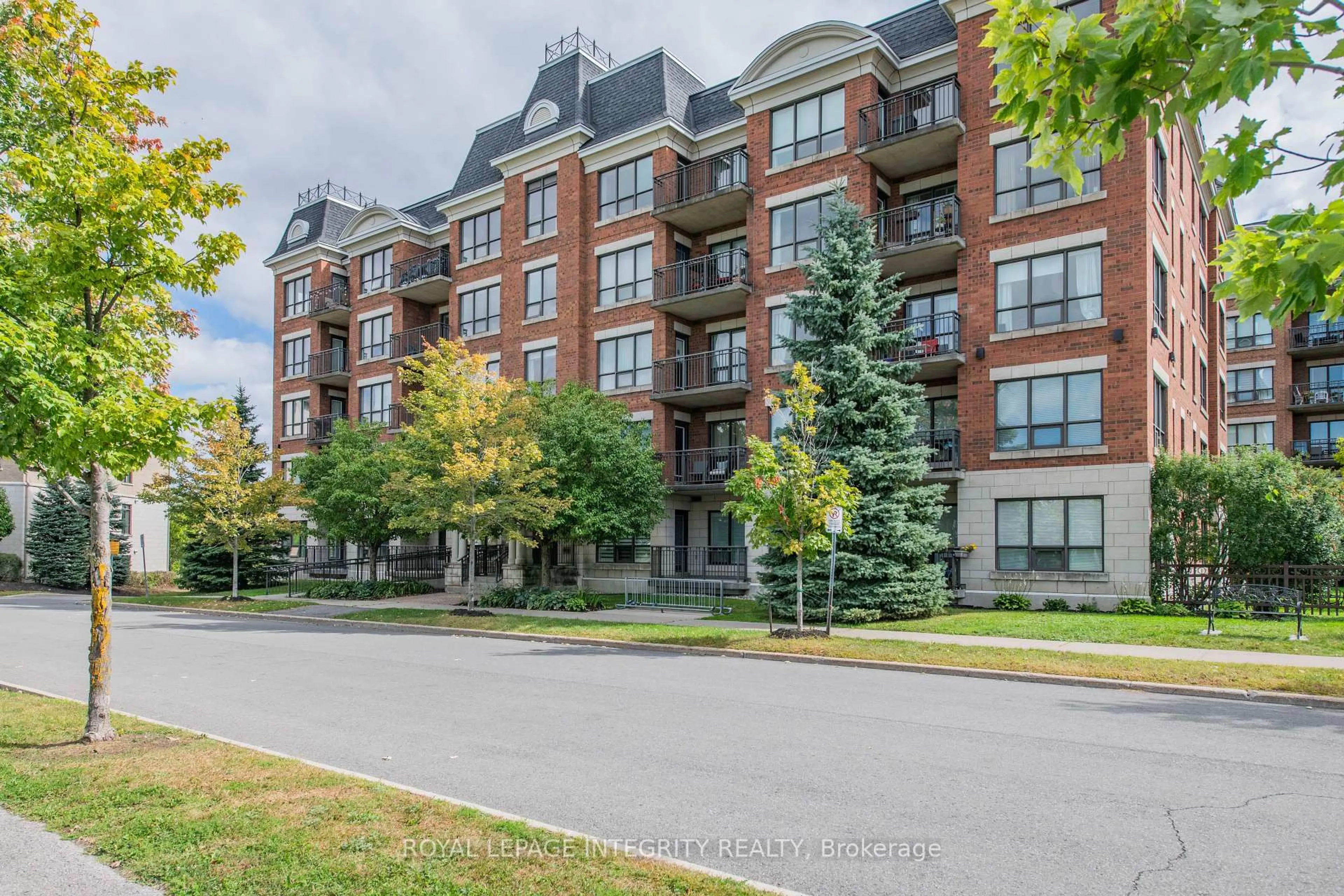 A pic from outside/outdoor area/front of a property/back of a property/a pic from drone, unknown for 905 Beauparc Private #324, Ottawa Ontario K1J 0A1