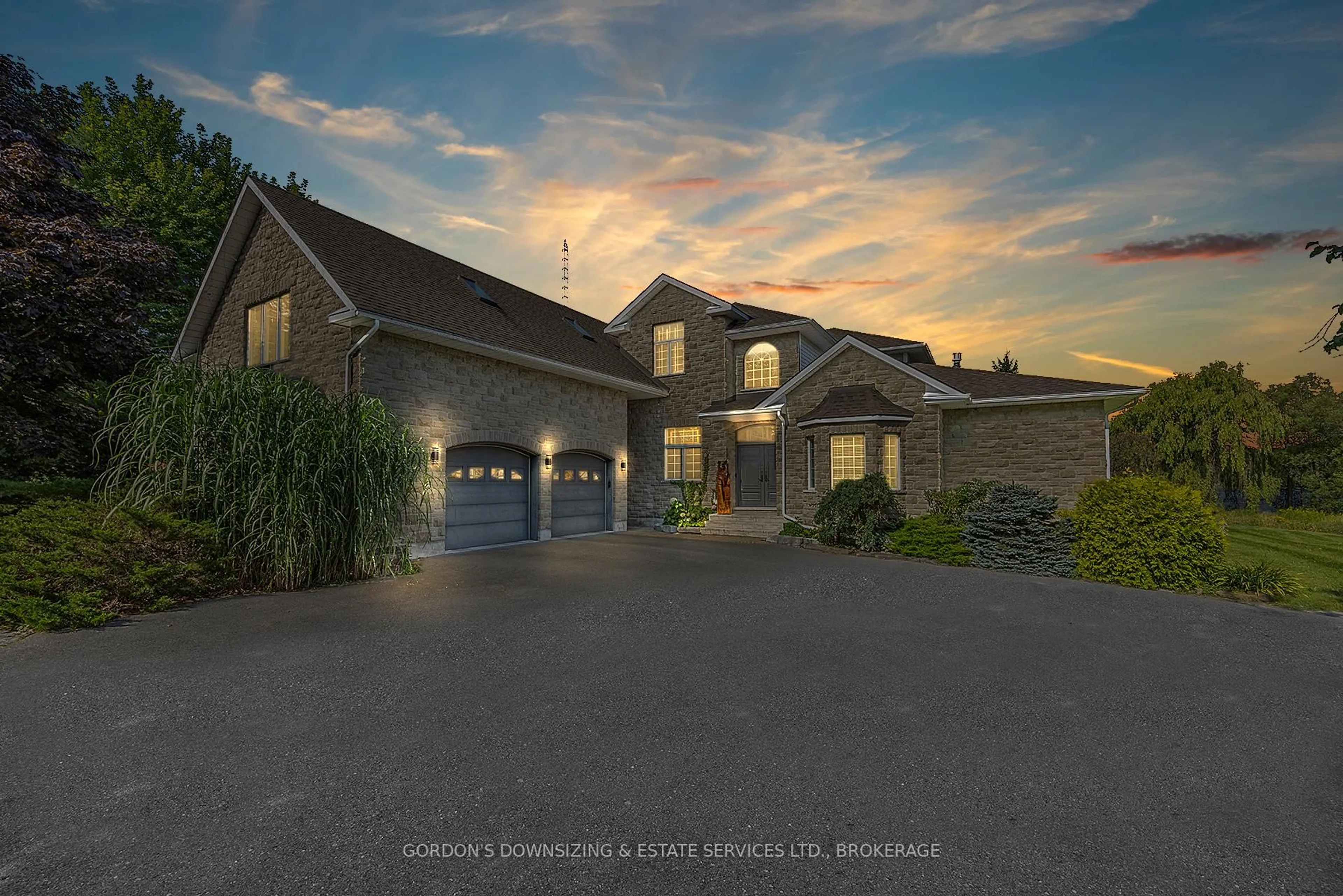 A pic from outside/outdoor area/front of a property/back of a property/a pic from drone, unknown for 44 Howe Island Dr, Gananoque Ontario K7G 2V6