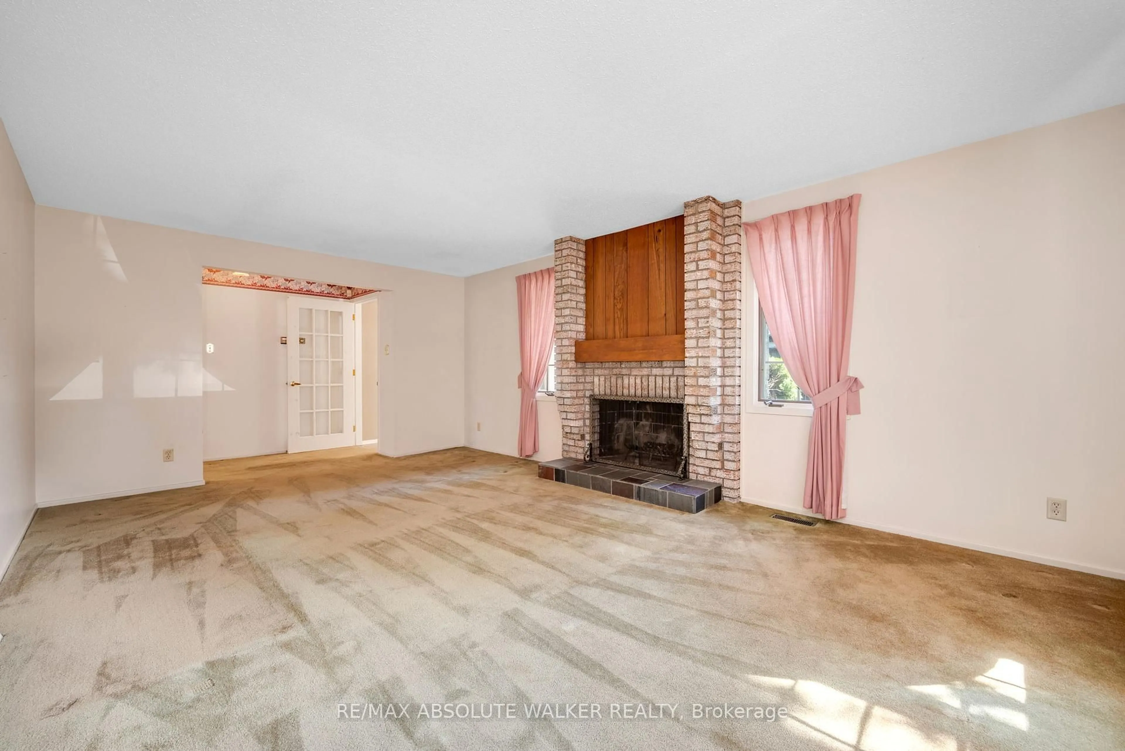 A pic of a room for 11 Suffolk St, Ottawa Ontario K2G 3P5
