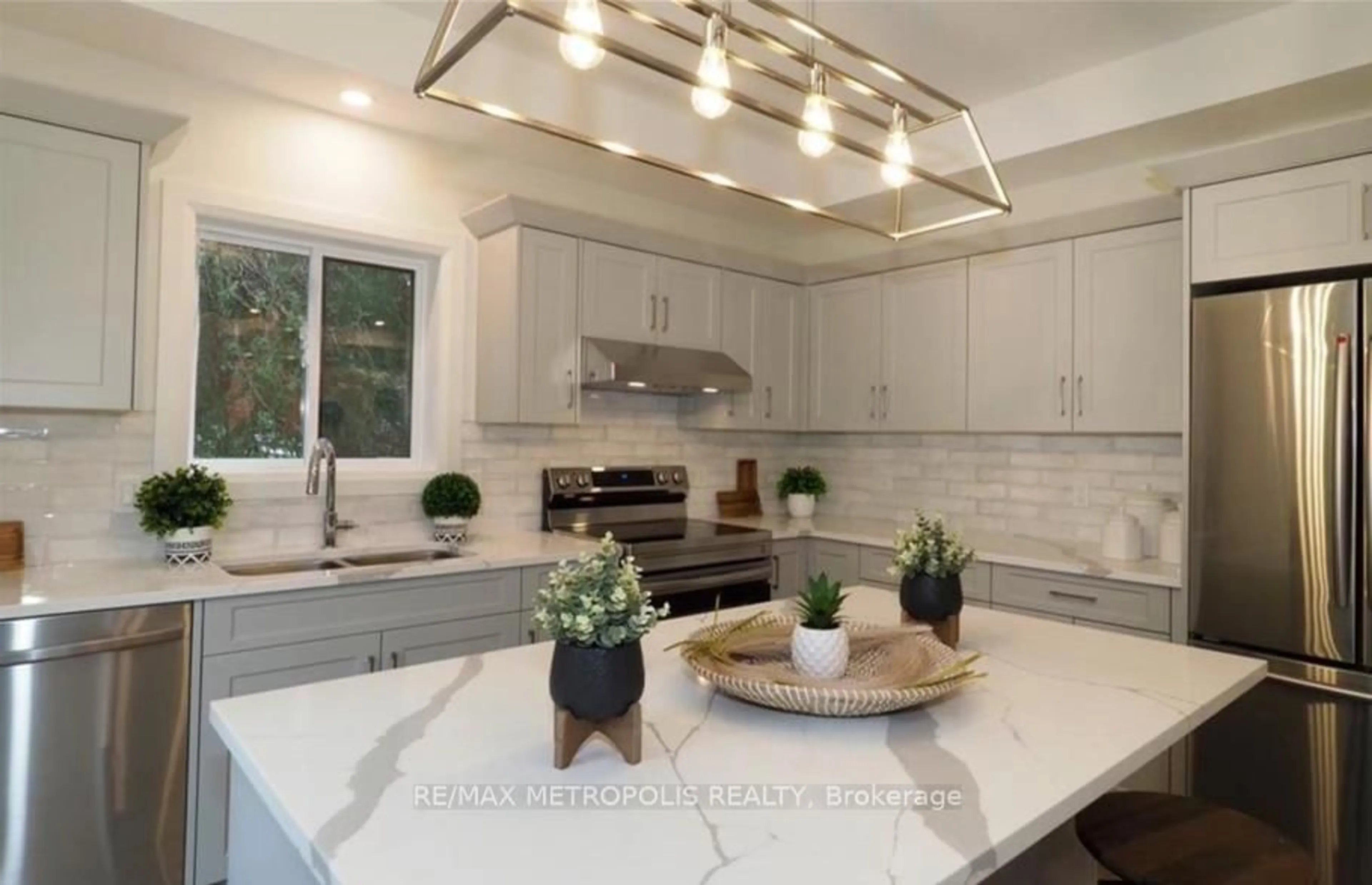 Contemporary kitchen, ceramic/tile floor for 55 Russ St, Cambridge Ontario N3H 4B1