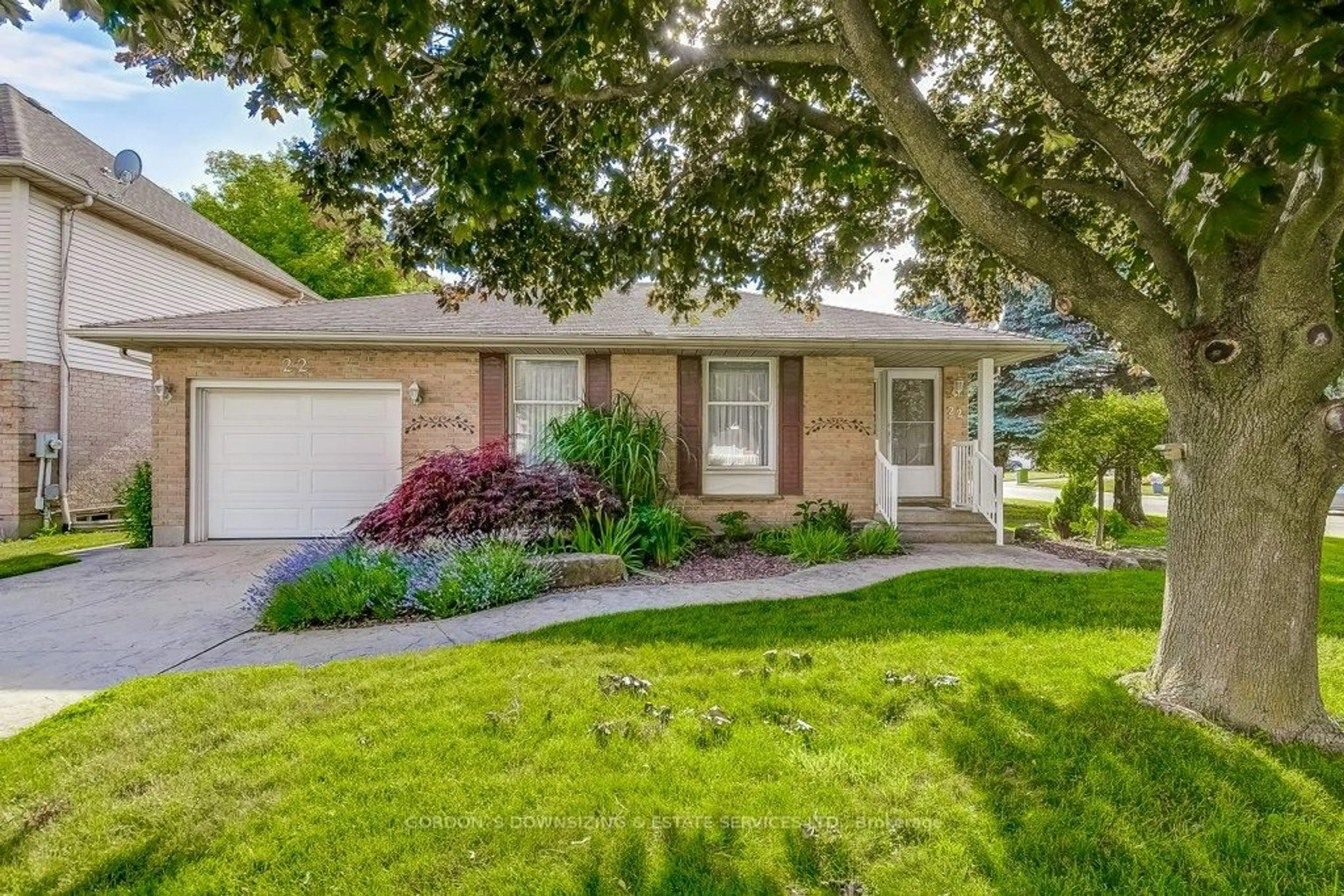 Home with vinyl exterior material, street for 22 Farmington Dr, St. Thomas Ontario N5R 5X4