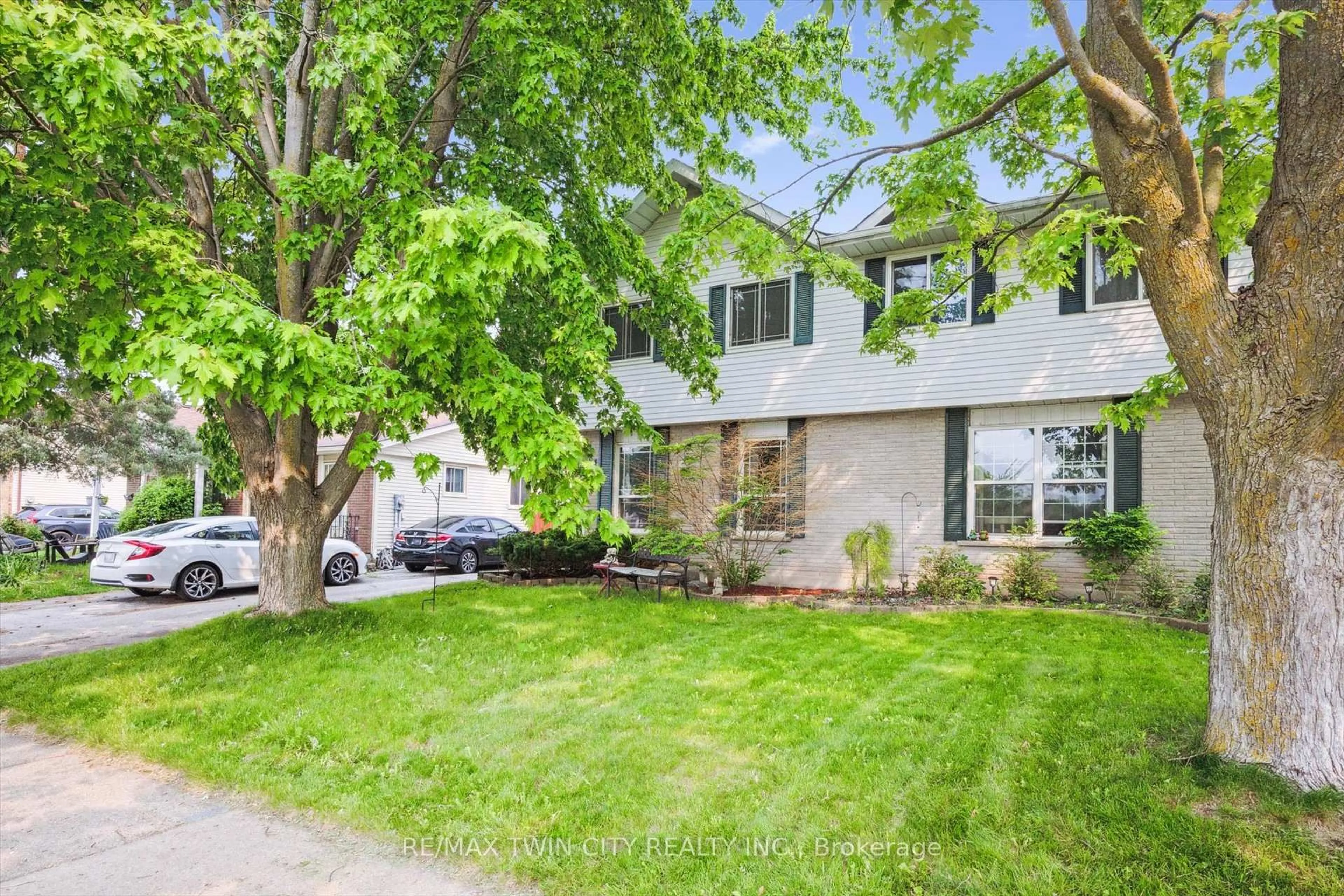 Unknown for 148 NORTHLAKE Dr #A, Waterloo Ontario N2V 1H7
