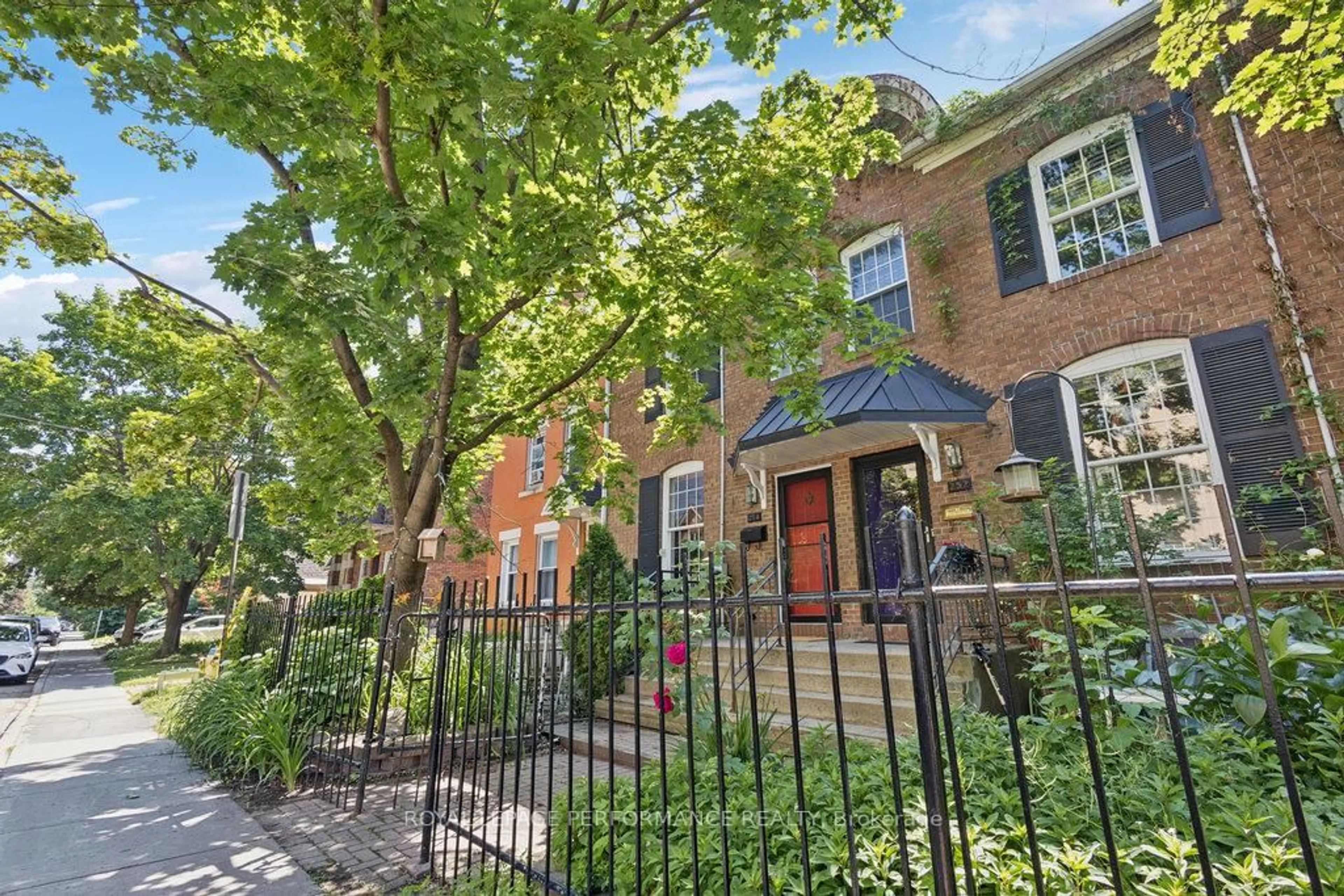 Home with brick exterior material, street for 254 Stewart St, Ottawa Ontario K1N 6K4