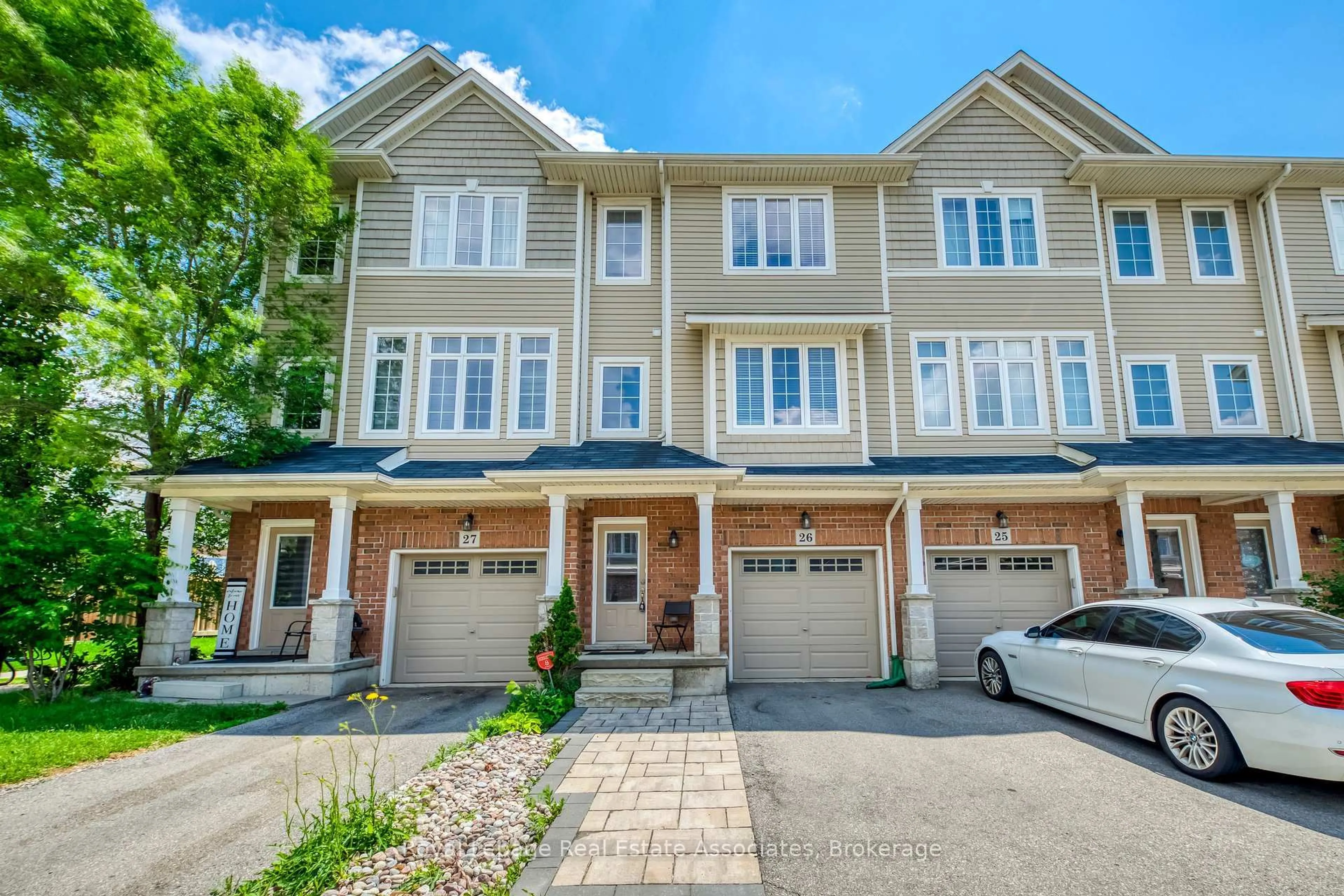 A pic from outside/outdoor area/front of a property/back of a property/a pic from drone, street for 100 Chester Dr #26, Cambridge Ontario N1T 2C3