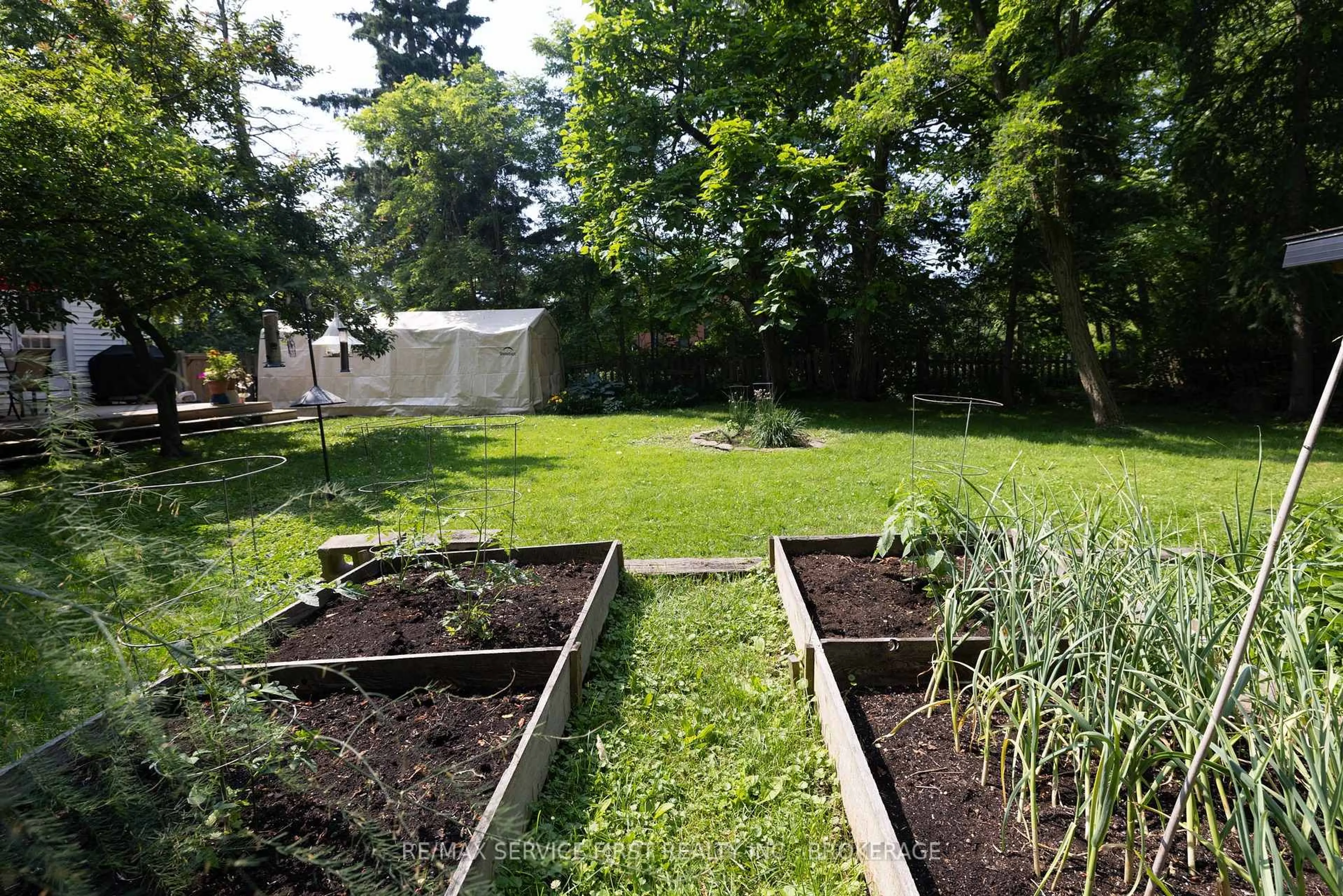 Shed for 18 Garden St, Lansdowne Village Ontario K0E 1L0