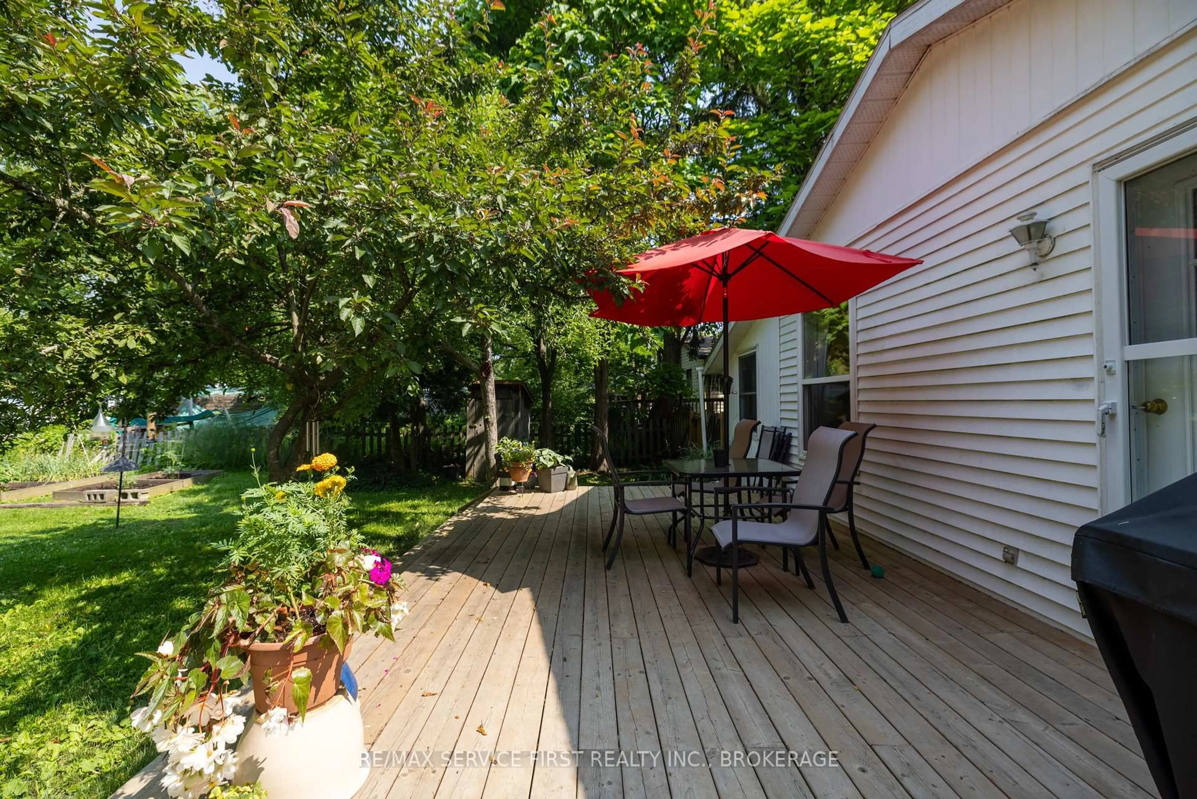 Patio, street for 18 Garden St, Lansdowne Village Ontario K0E 1L0