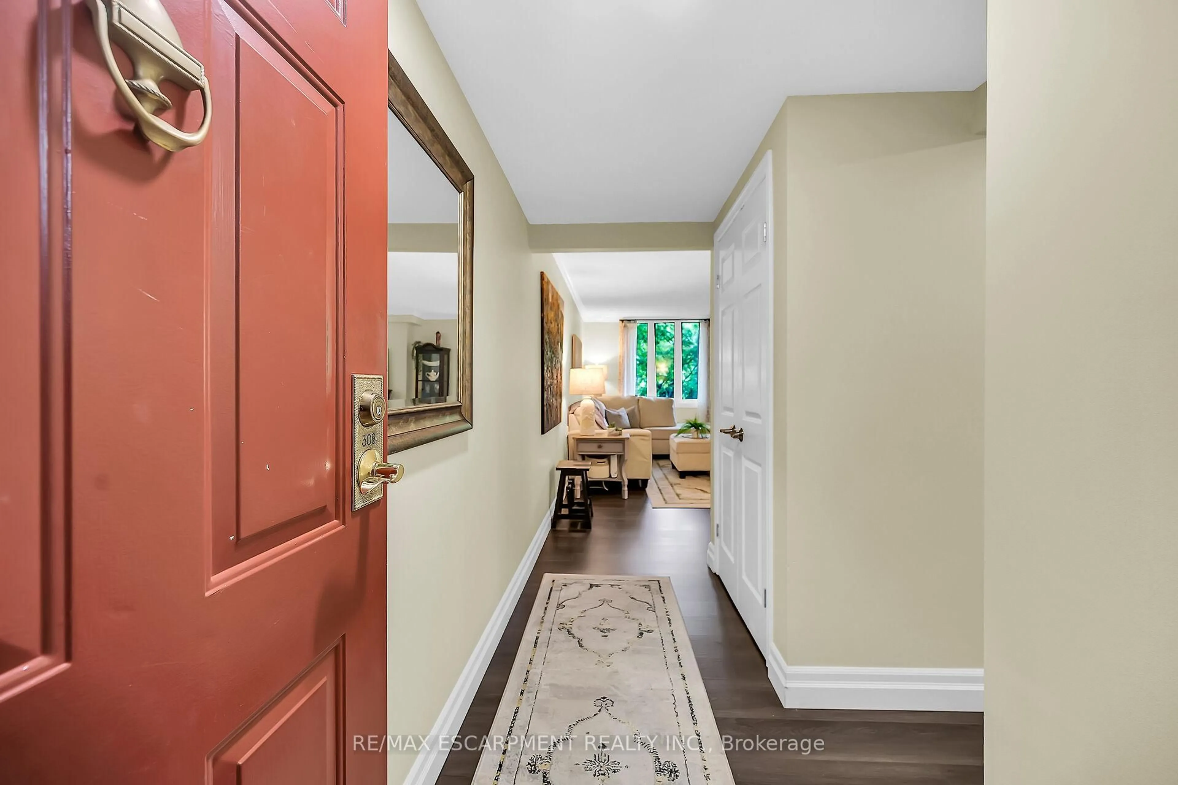 Indoor entryway for 150 WILSON St #308, Hamilton Ontario L8R 1E2