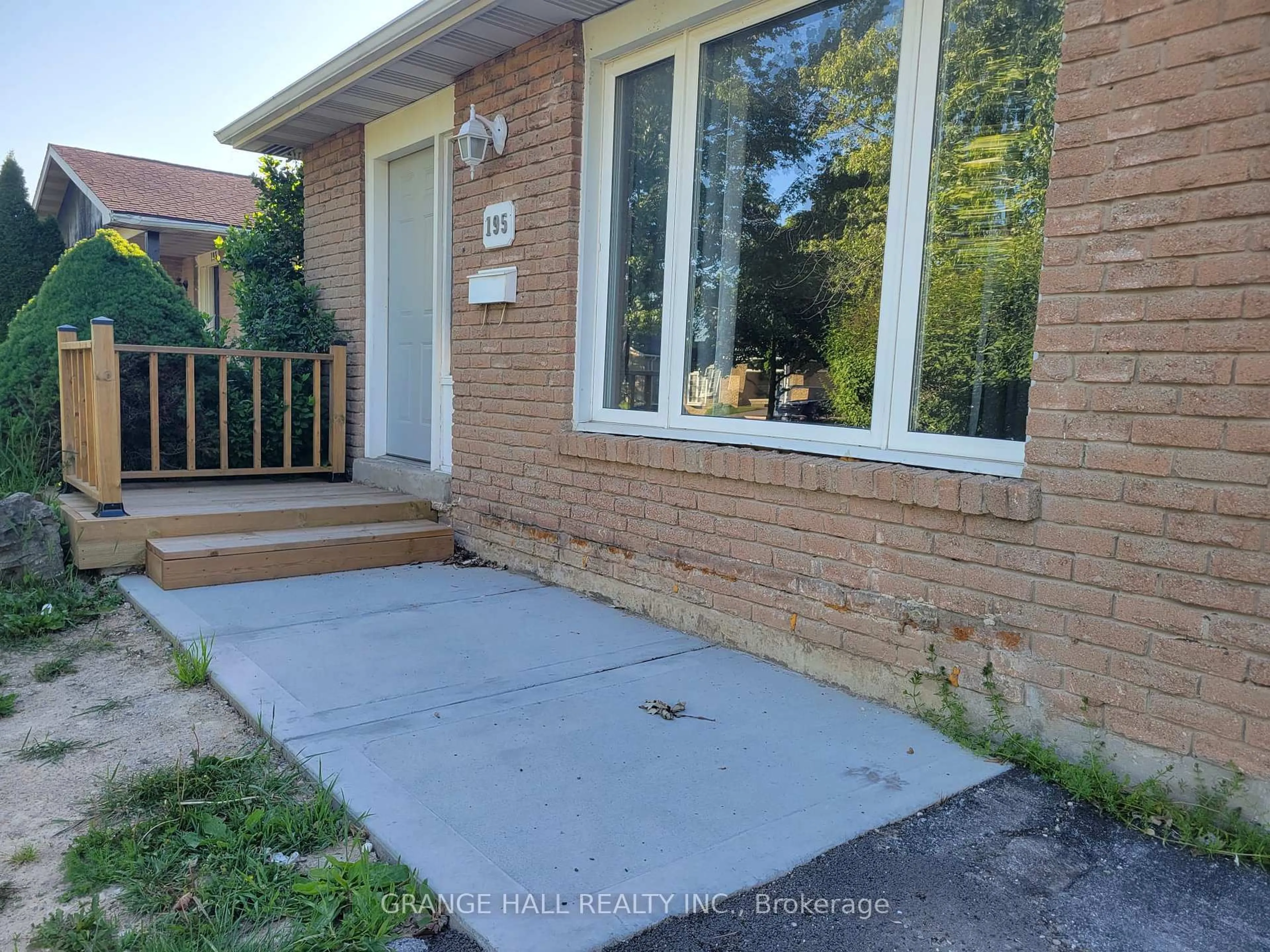 Unknown for 195 Keefer Rd, Thorold Ontario L2V 4N3