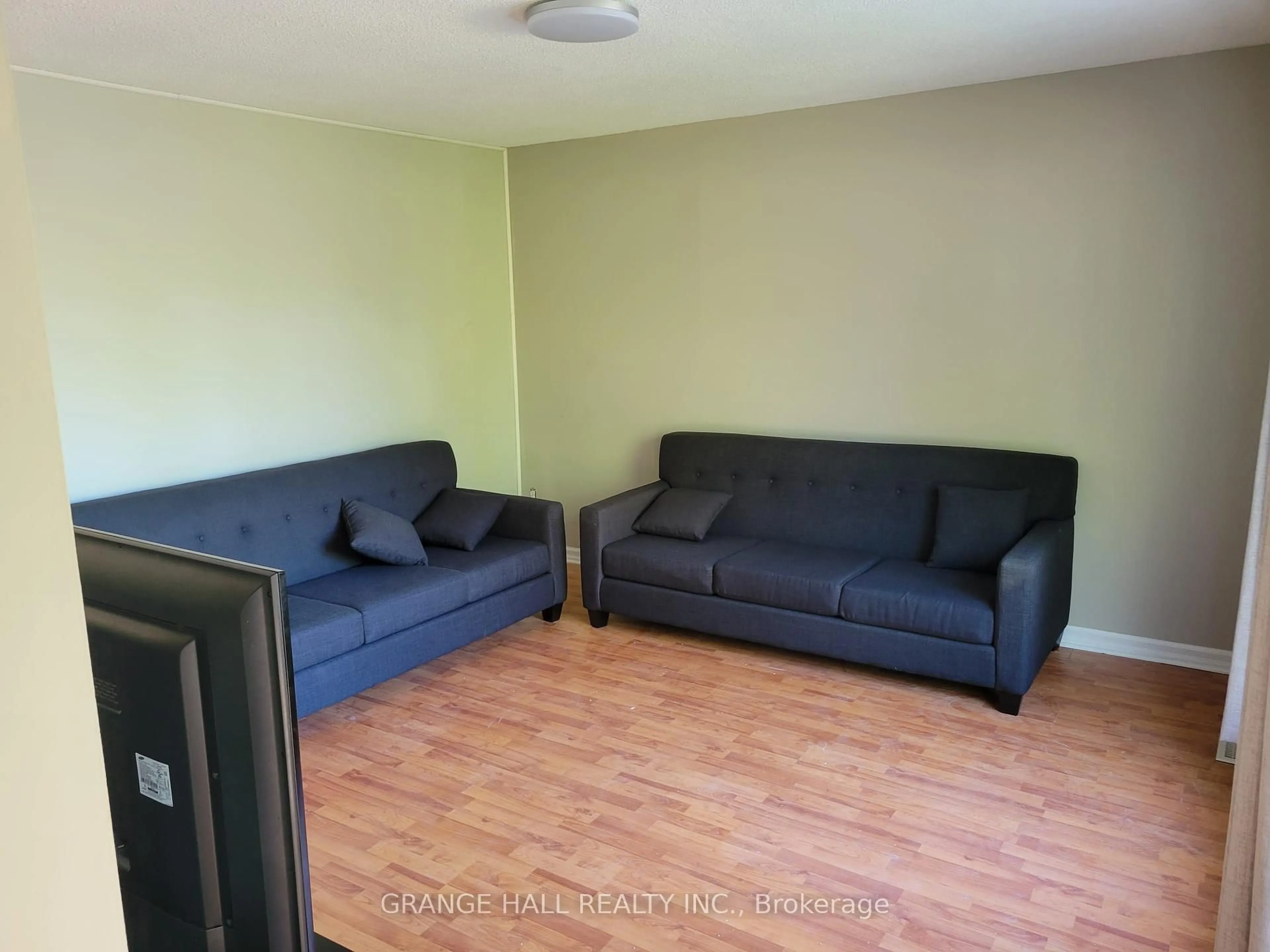 A pic of a room for 195 Keefer Rd, Thorold Ontario L2V 4N3