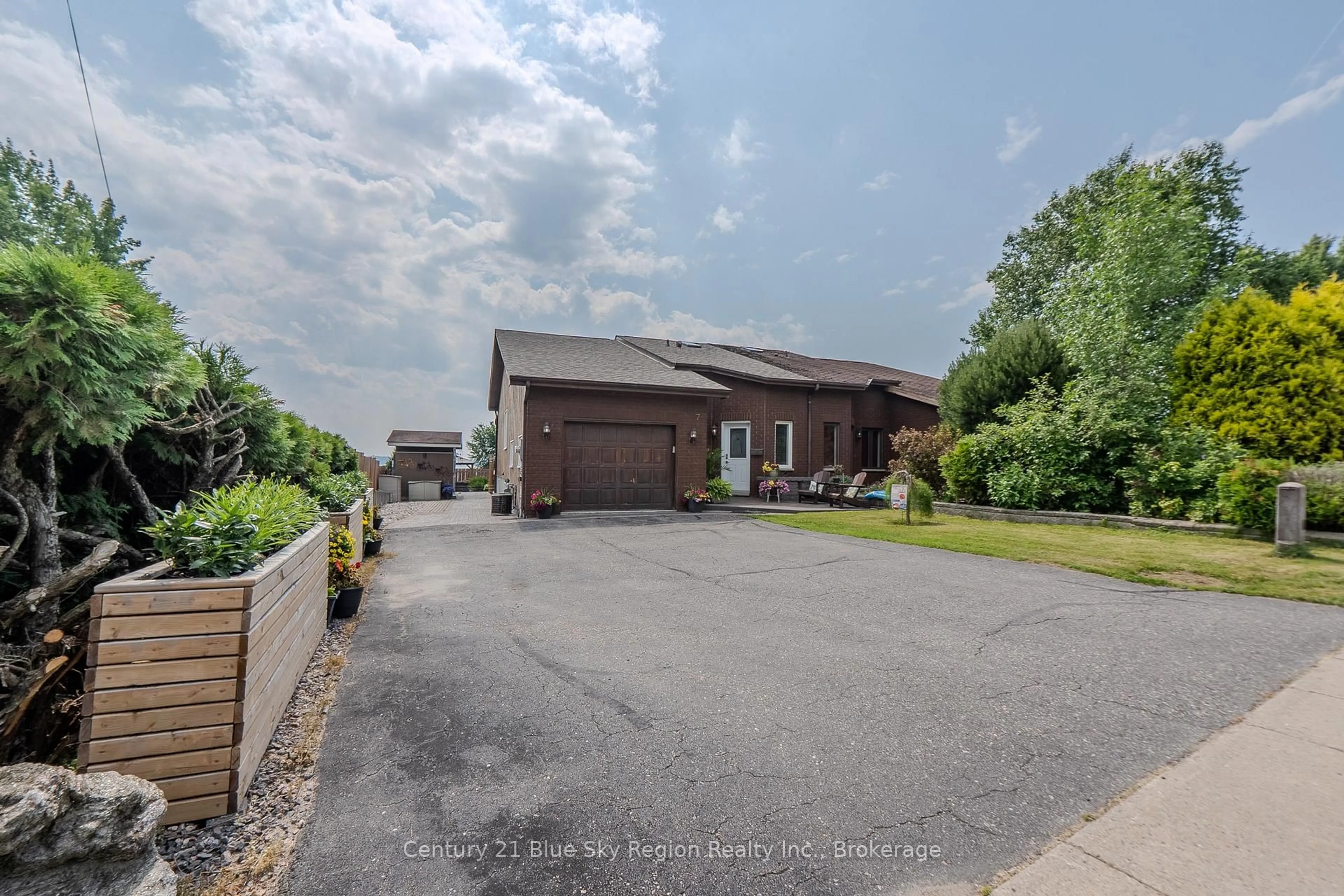 A pic from outside/outdoor area/front of a property/back of a property/a pic from drone, street for 687 Main St, Callander Ontario P0H 1H0
