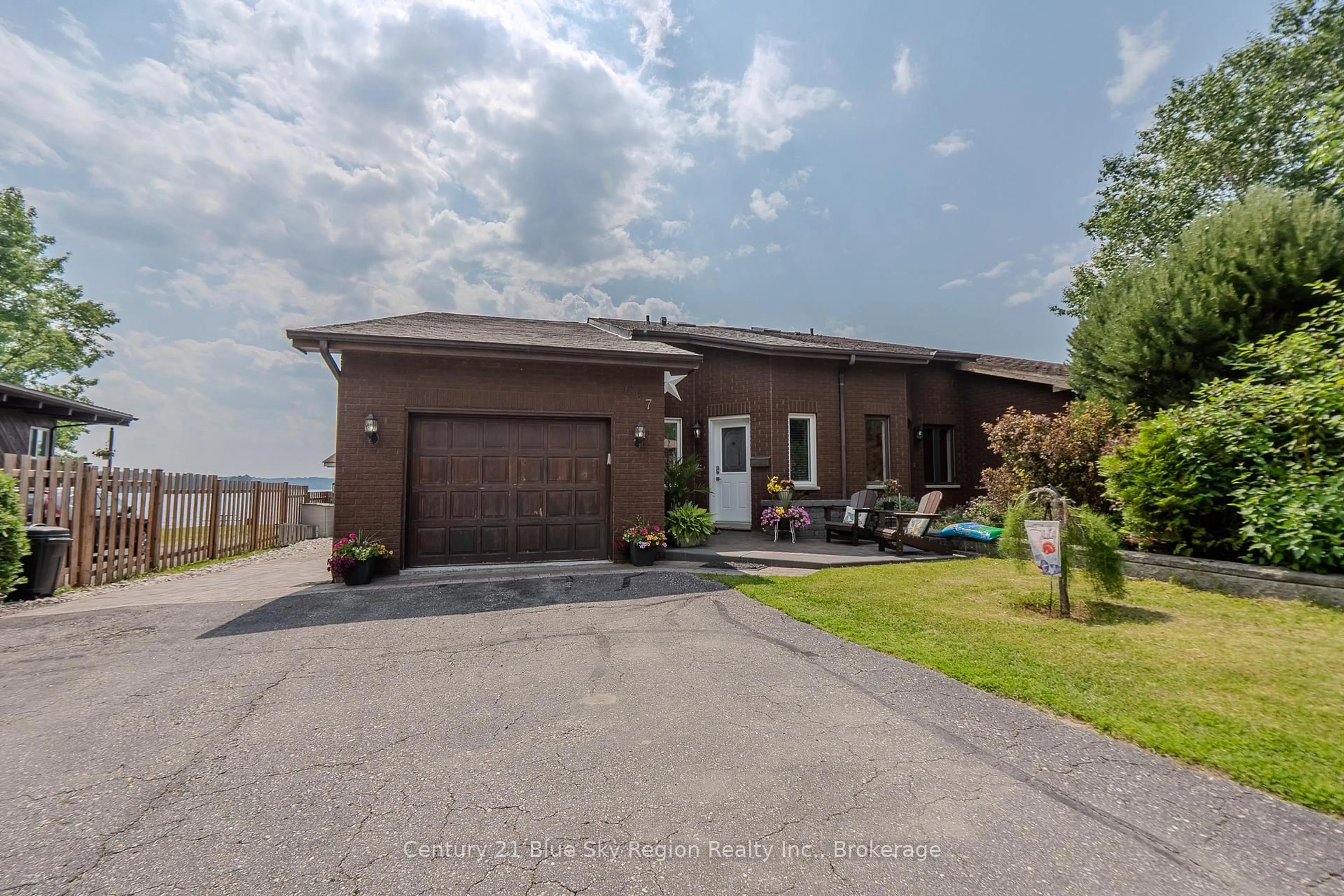 Home with brick exterior material, unknown for 687 Main St, Callander Ontario P0H 1H0