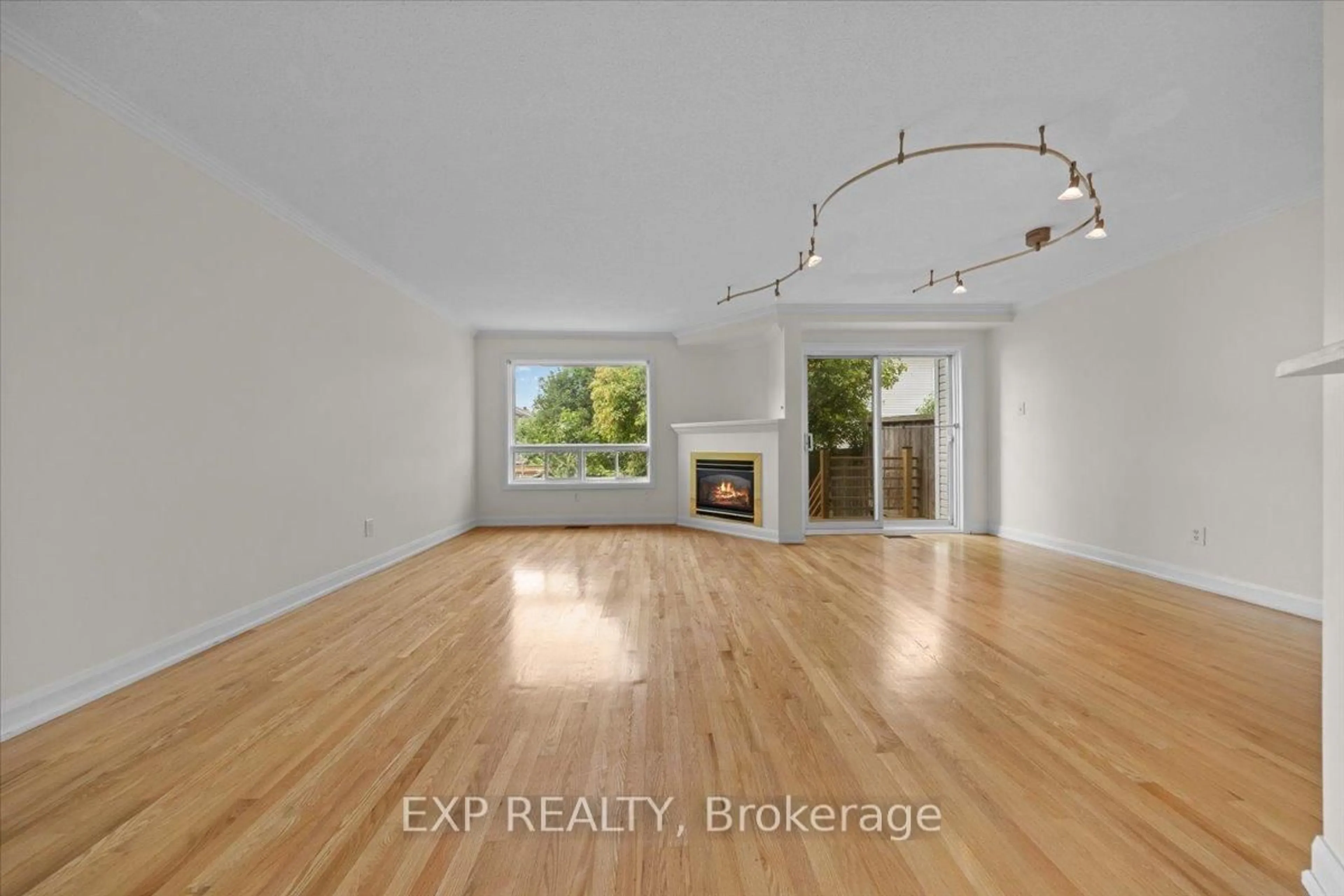 A pic of a room for 1959 Ranchwood Way, Ottawa Ontario K1C 7L7