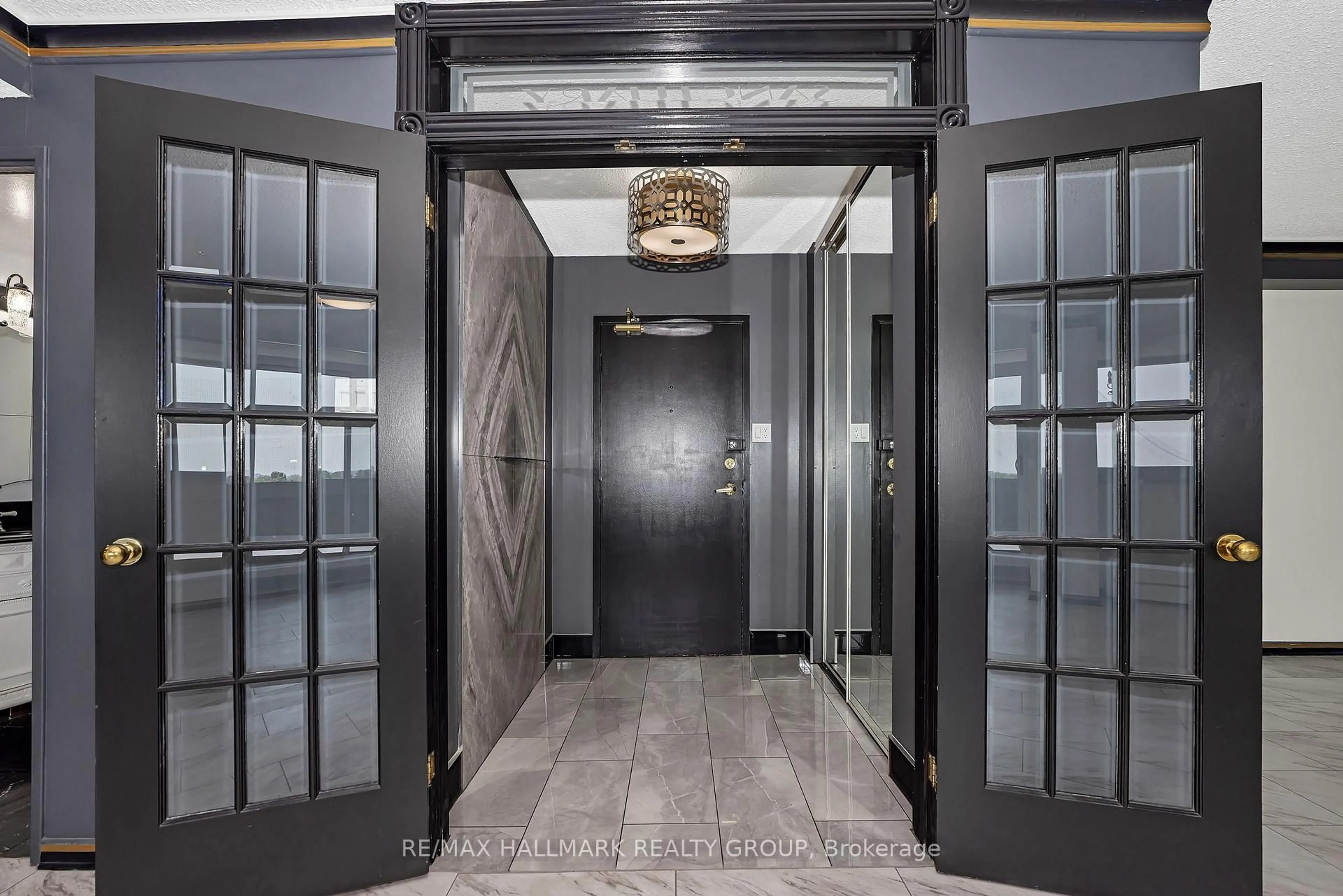 Unknown for 500 Laurier Ave #908, Ottawa Ontario K1R 5E1